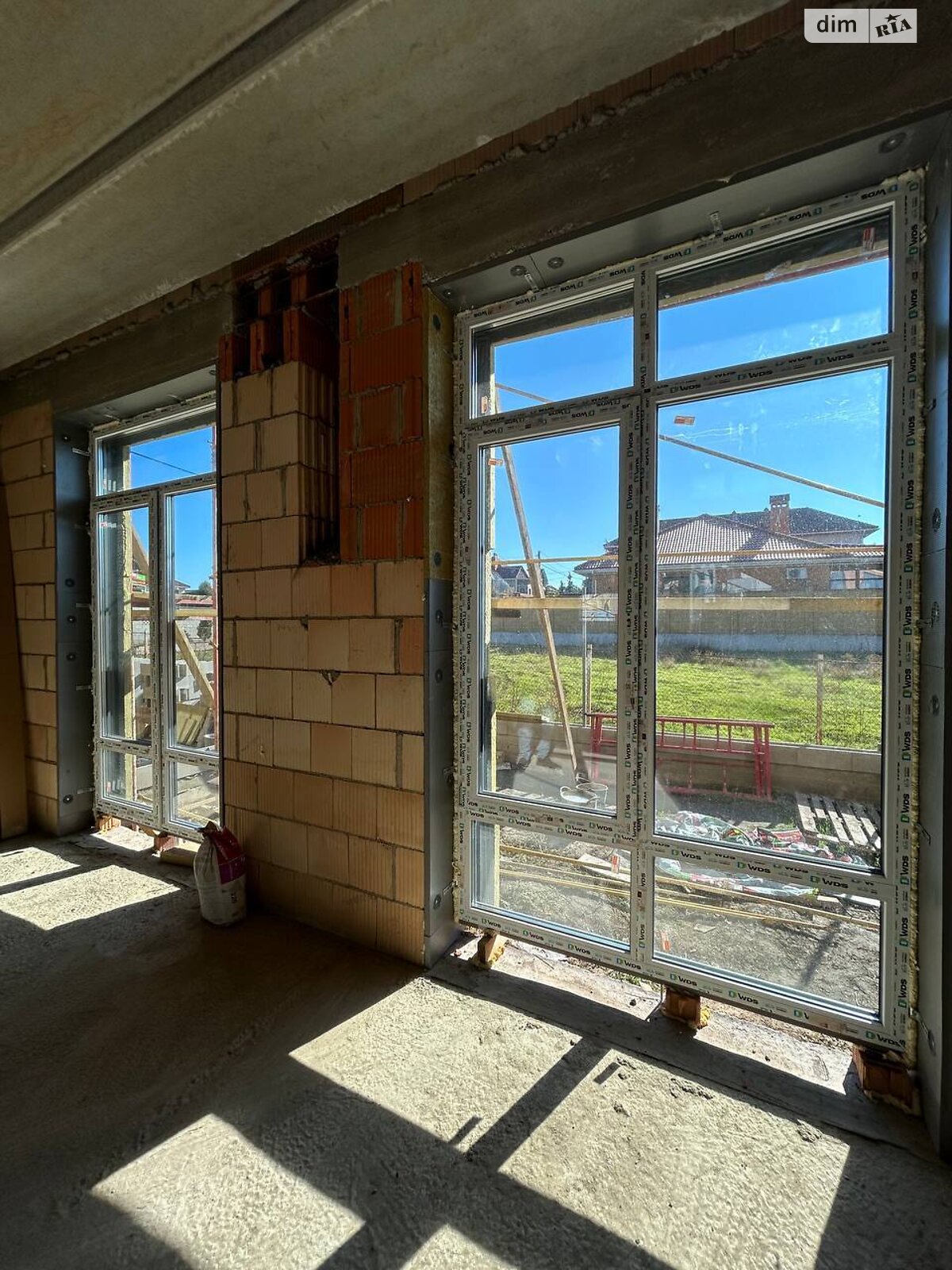 двухэтажный таунхаус, 122 кв. м, кирпич. Продажа в Лески фото 1 двухэтажный таунхаус, 122 кв. м, кирпич. Продажа в Лески фото 1