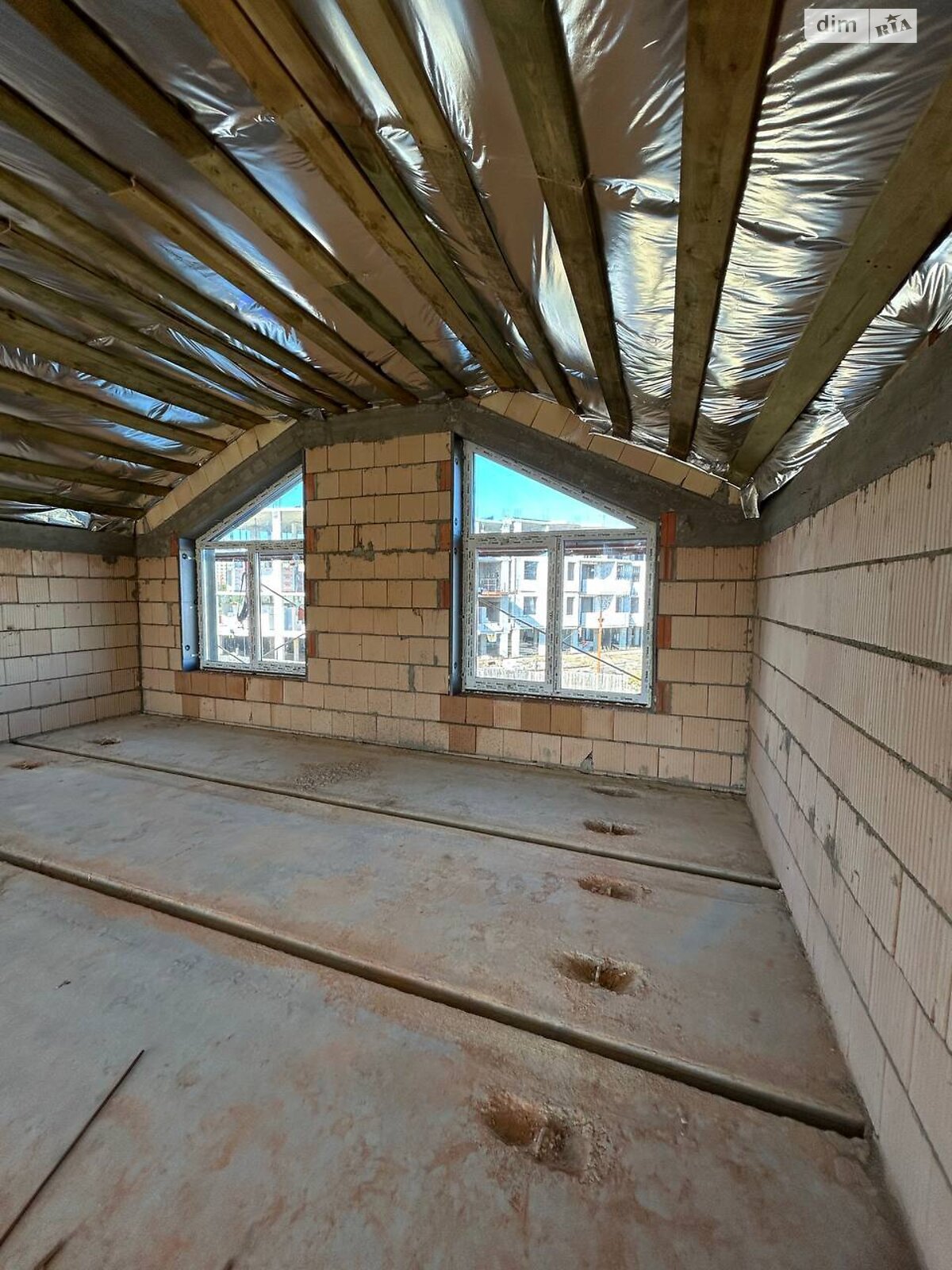 двухэтажный таунхаус, 122 кв. м, кирпич. Продажа в Лески фото 1 двухэтажный таунхаус, 122 кв. м, кирпич. Продажа в Лески фото 1