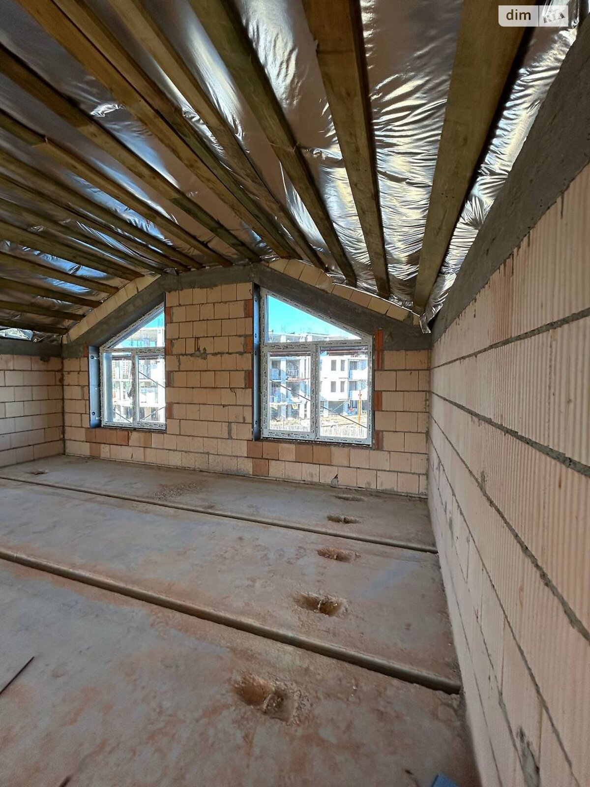 двухэтажный таунхаус, 122 кв. м, кирпич. Продажа в Лески фото 1 двухэтажный таунхаус, 122 кв. м, кирпич. Продажа в Лески фото 1