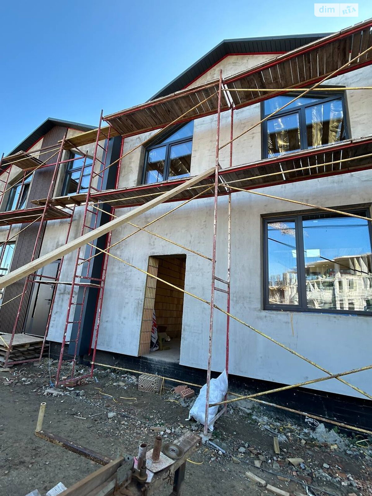 двухэтажный таунхаус, 122 кв. м, кирпич. Продажа в Лески фото 1 двухэтажный таунхаус, 122 кв. м, кирпич. Продажа в Лески фото 1