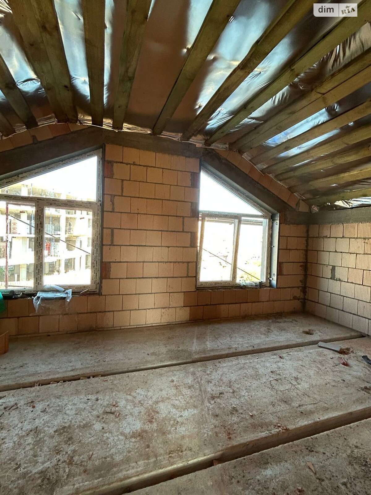 двухэтажный таунхаус, 122 кв. м, кирпич. Продажа в Лески фото 1 двухэтажный таунхаус, 122 кв. м, кирпич. Продажа в Лески фото 1