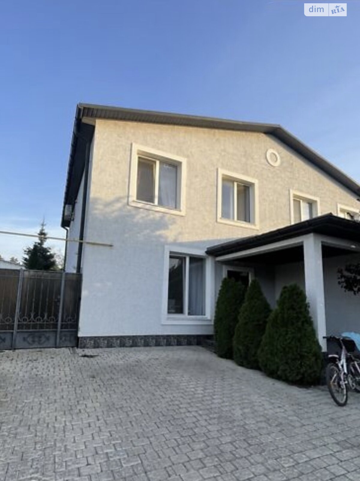 двухэтажный таунхаус, 115 кв. м, кирпич. Продажа в Лески фото 1 двухэтажный таунхаус, 115 кв. м, кирпич. Продажа в Лески фото 1