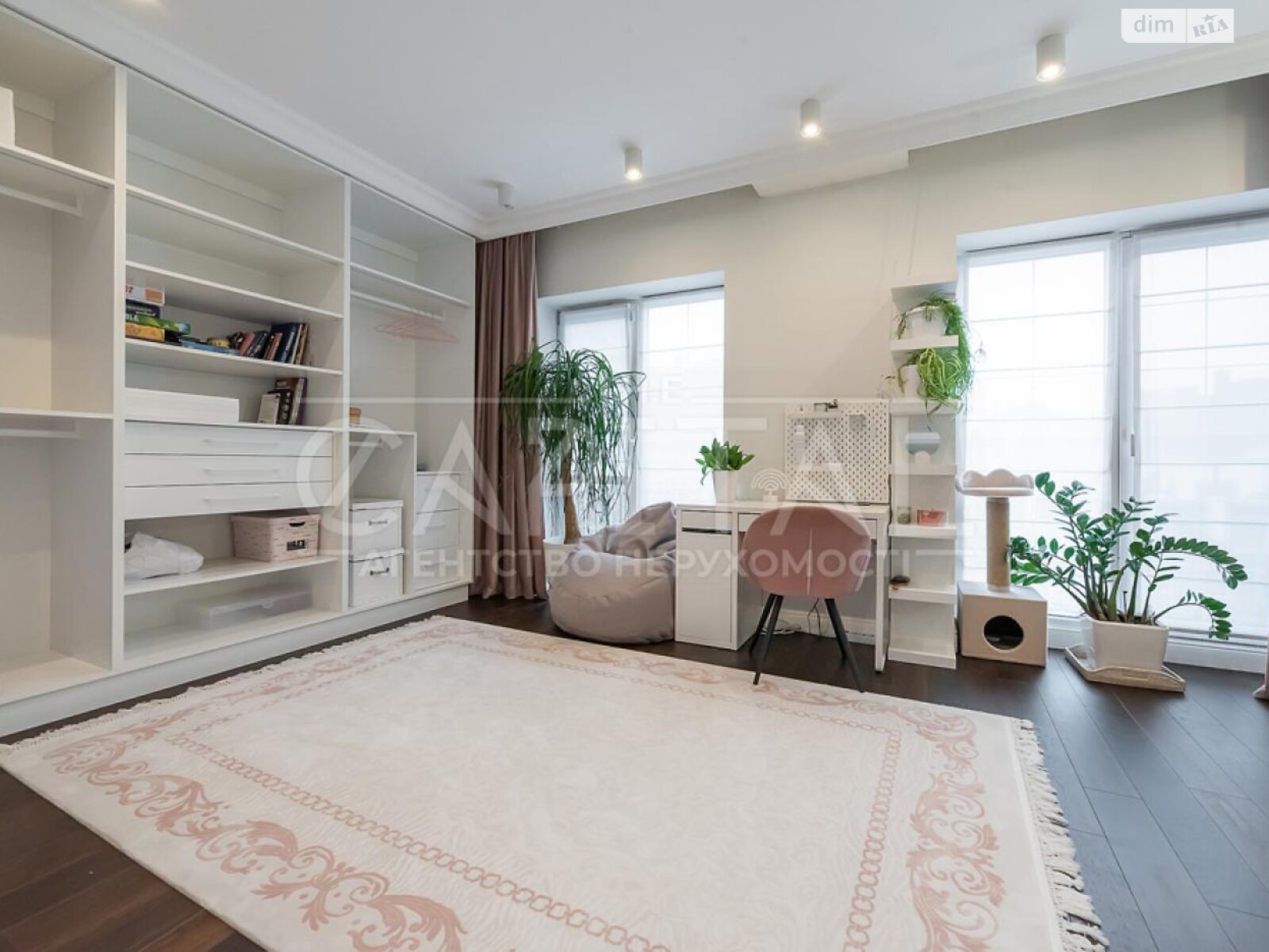 трехэтажный таунхаус, 180.5 кв. м, кирпич. Продажа в Лесниках фото 1 трехэтажный таунхаус, 180.5 кв. м, кирпич. Продажа в Лесниках фото 1
