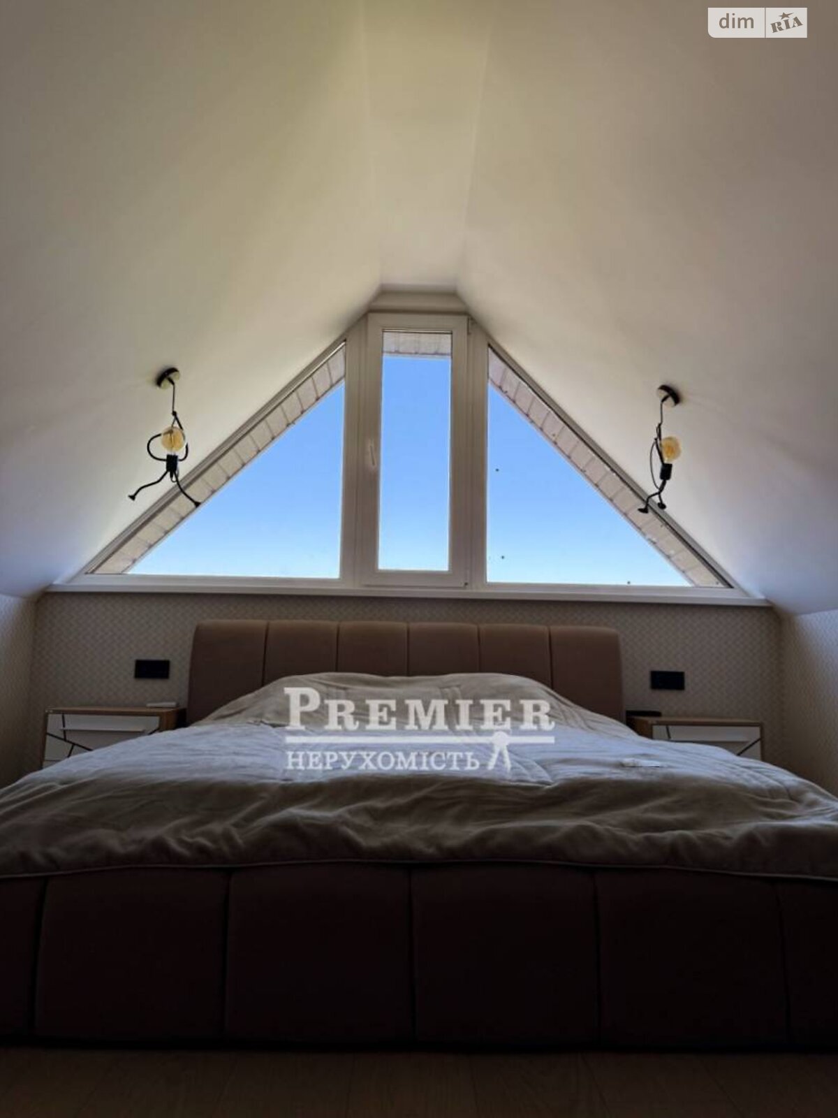 триповерховий таунхаус, 93 кв. м, газобетон. Продаж у Лиманці фото 1 триповерховий таунхаус, 93 кв. м, газобетон. Продаж у Лиманці фото 1