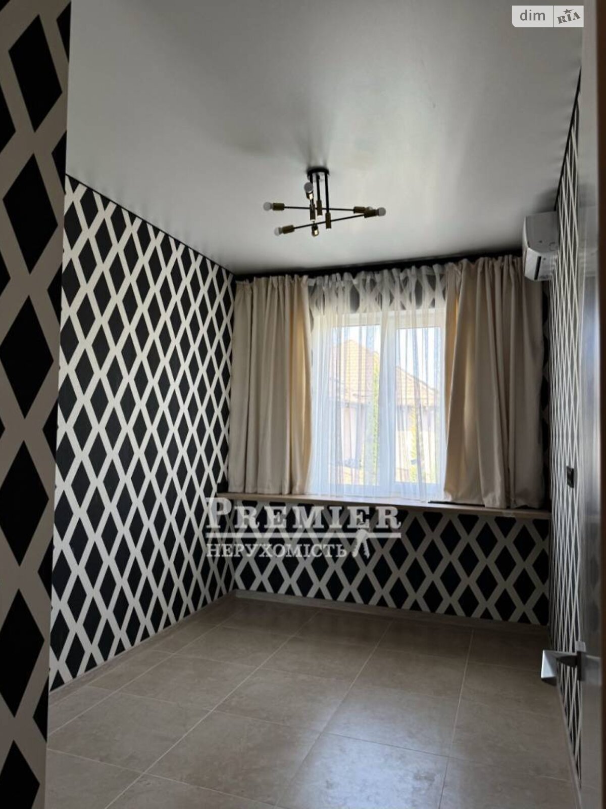 триповерховий таунхаус, 93 кв. м, газобетон. Продаж у Лиманці фото 1 триповерховий таунхаус, 93 кв. м, газобетон. Продаж у Лиманці фото 1