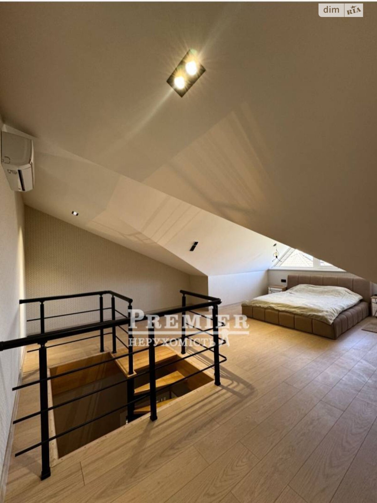 триповерховий таунхаус, 93 кв. м, газобетон. Продаж у Лиманці фото 1 триповерховий таунхаус, 93 кв. м, газобетон. Продаж у Лиманці фото 1