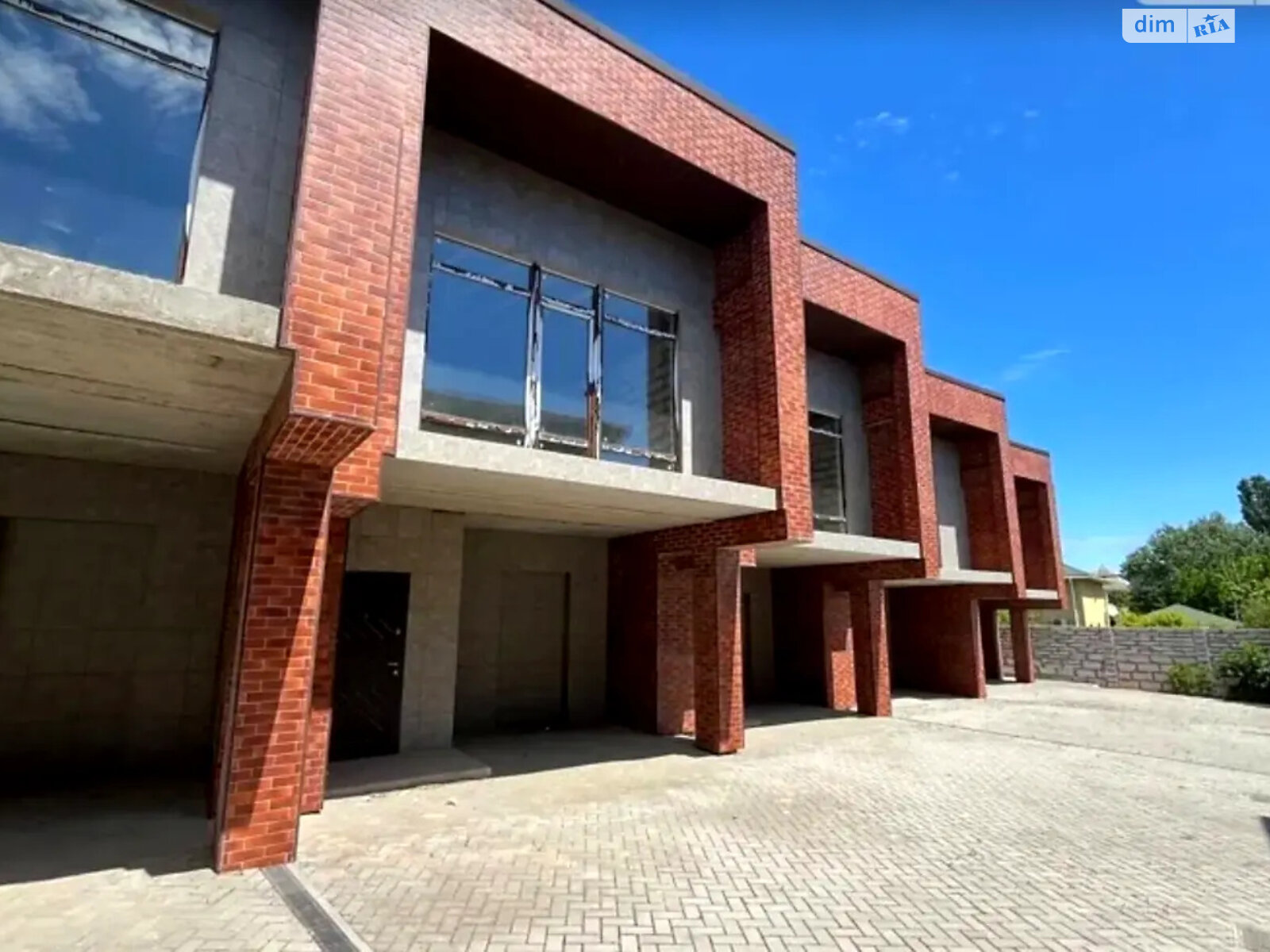 двухэтажный таунхаус, 105 кв. м, кирпич. Продажа в Лиманке фото 1