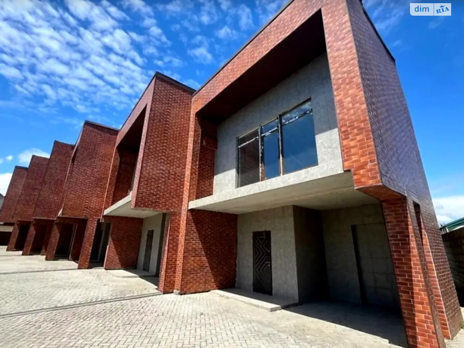 двухэтажный таунхаус, 105 кв. м, кирпич. Продажа в Лиманке фото 1