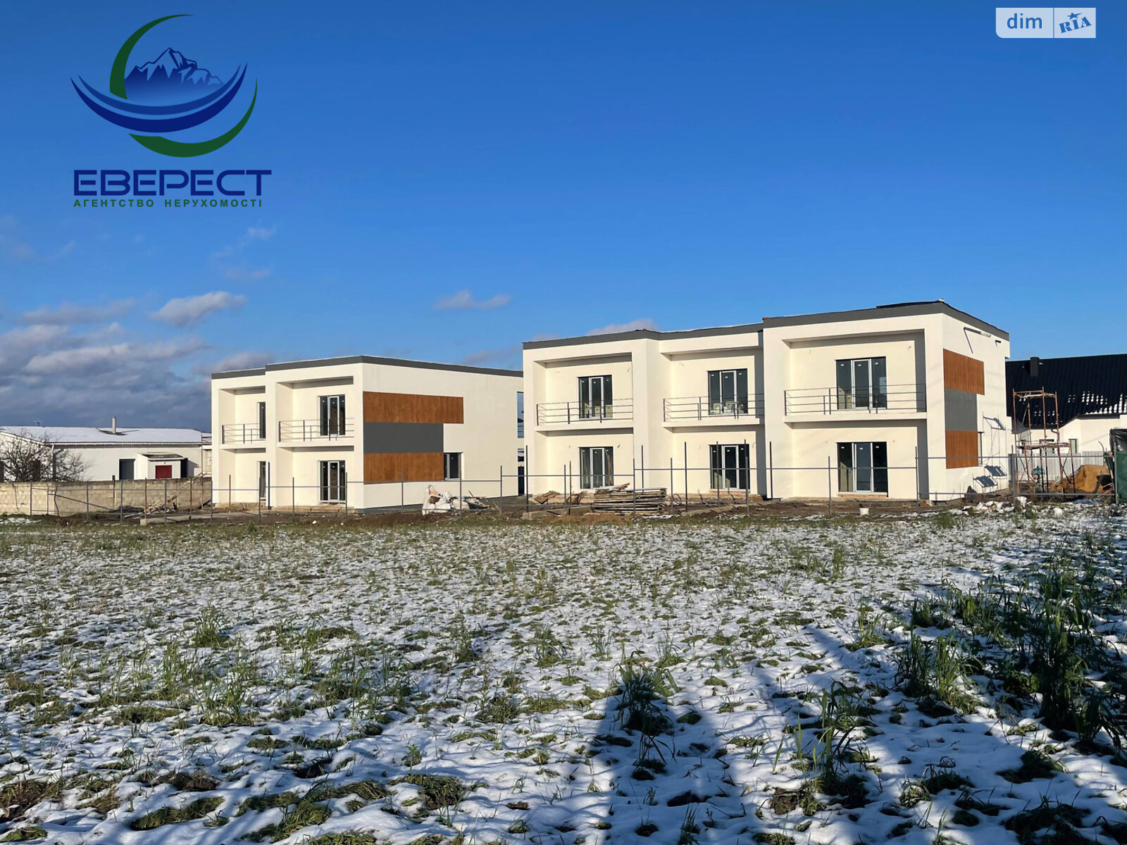 двухэтажный таунхаус, 98 кв. м, кирпич. Продажа в Луцке фото 1