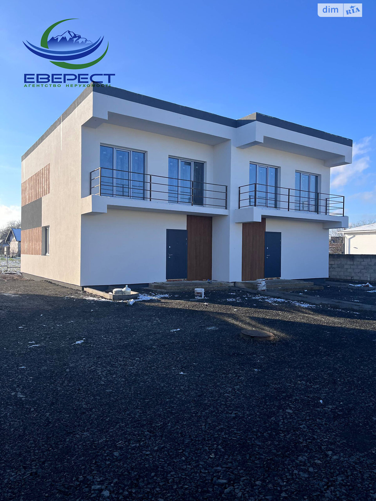 двухэтажный таунхаус, 98 кв. м, кирпич. Продажа в Луцке фото 1