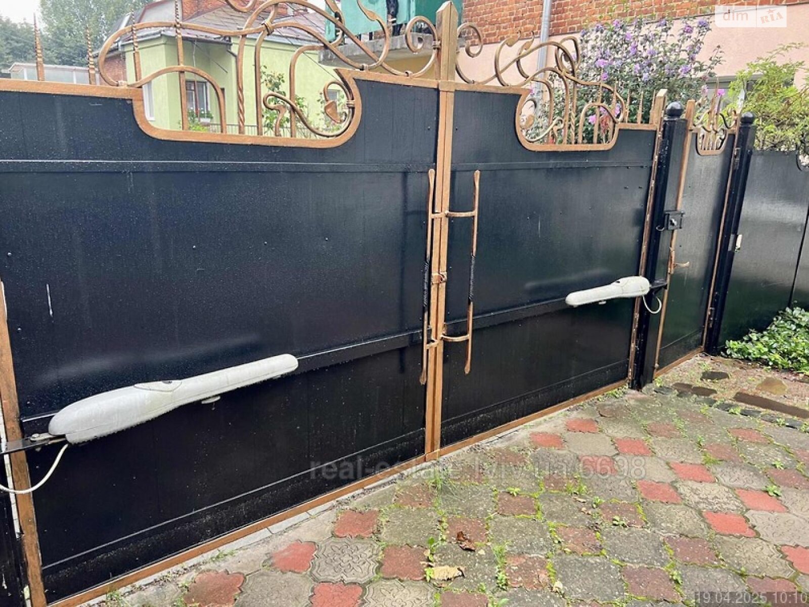трехэтажный таунхаус, 230 кв. м, кирпич. Продажа в Львове район Франковский фото 1 трехэтажный таунхаус, 230 кв. м, кирпич. Продажа в Львове район Франковский фото 1