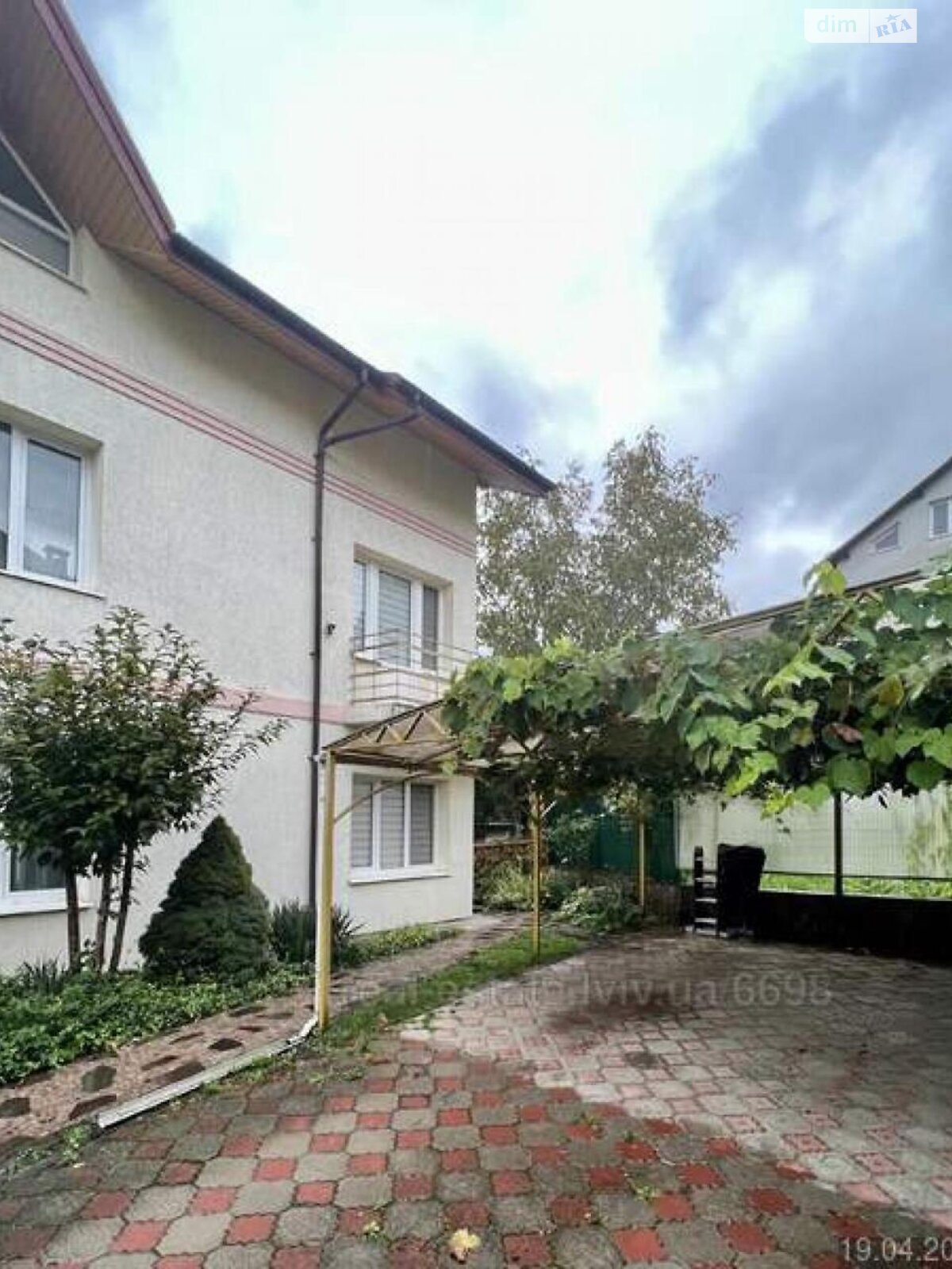трехэтажный таунхаус, 230 кв. м, кирпич. Продажа в Львове район Франковский фото 1 трехэтажный таунхаус, 230 кв. м, кирпич. Продажа в Львове район Франковский фото 1