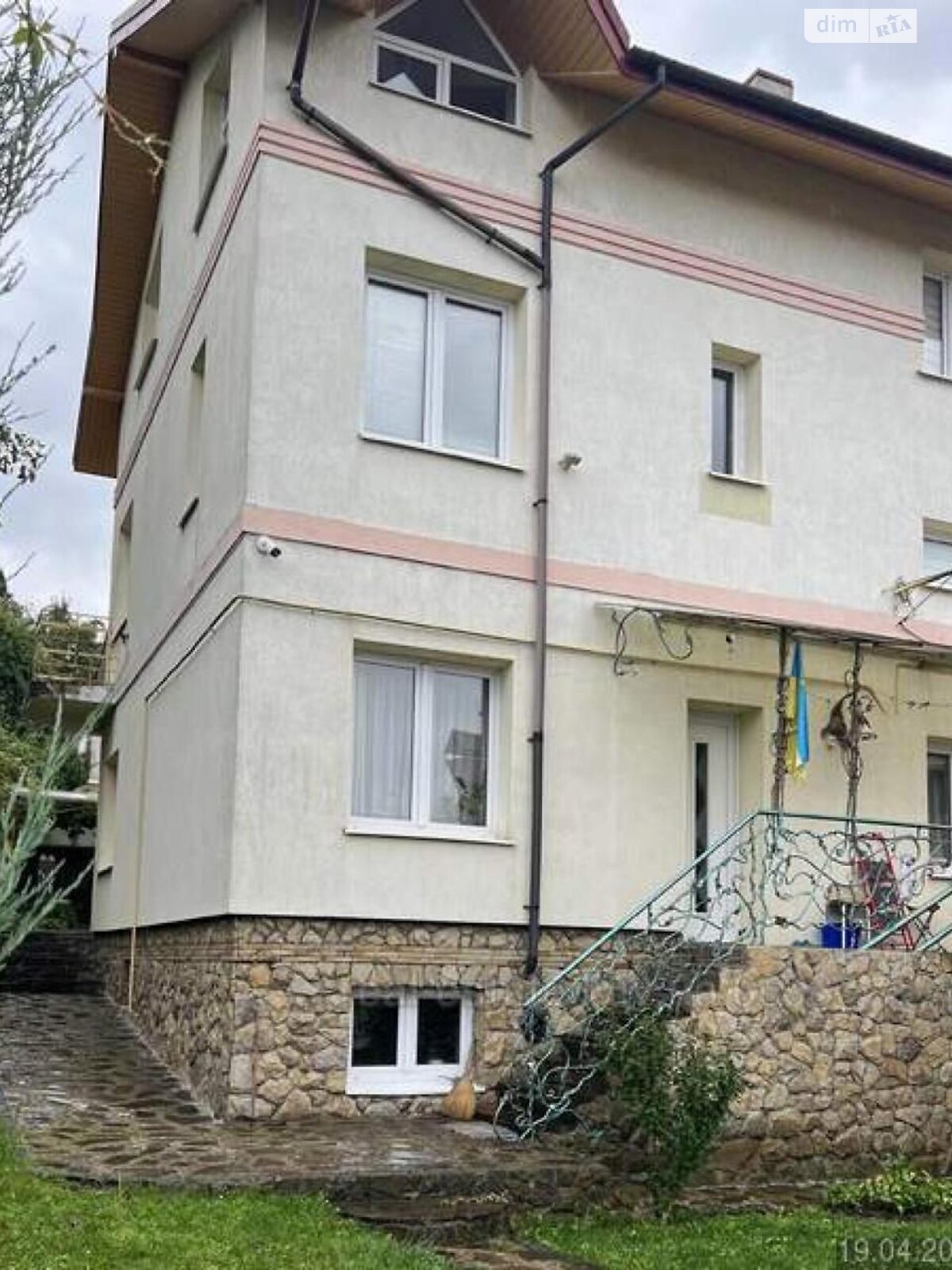 трехэтажный таунхаус, 230 кв. м, кирпич. Продажа в Львове район Франковский фото 1 трехэтажный таунхаус, 230 кв. м, кирпич. Продажа в Львове район Франковский фото 1