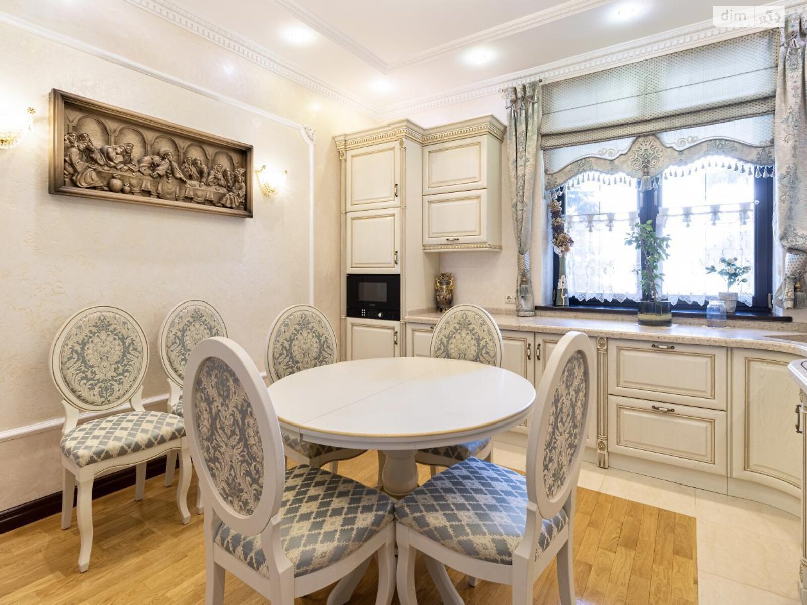 триповерховий таунхаус, 310 кв. м, цегла. Продаж в Львові, район Личаків фото 1 триповерховий таунхаус, 310 кв. м, цегла. Продаж в Львові, район Личаків фото 1