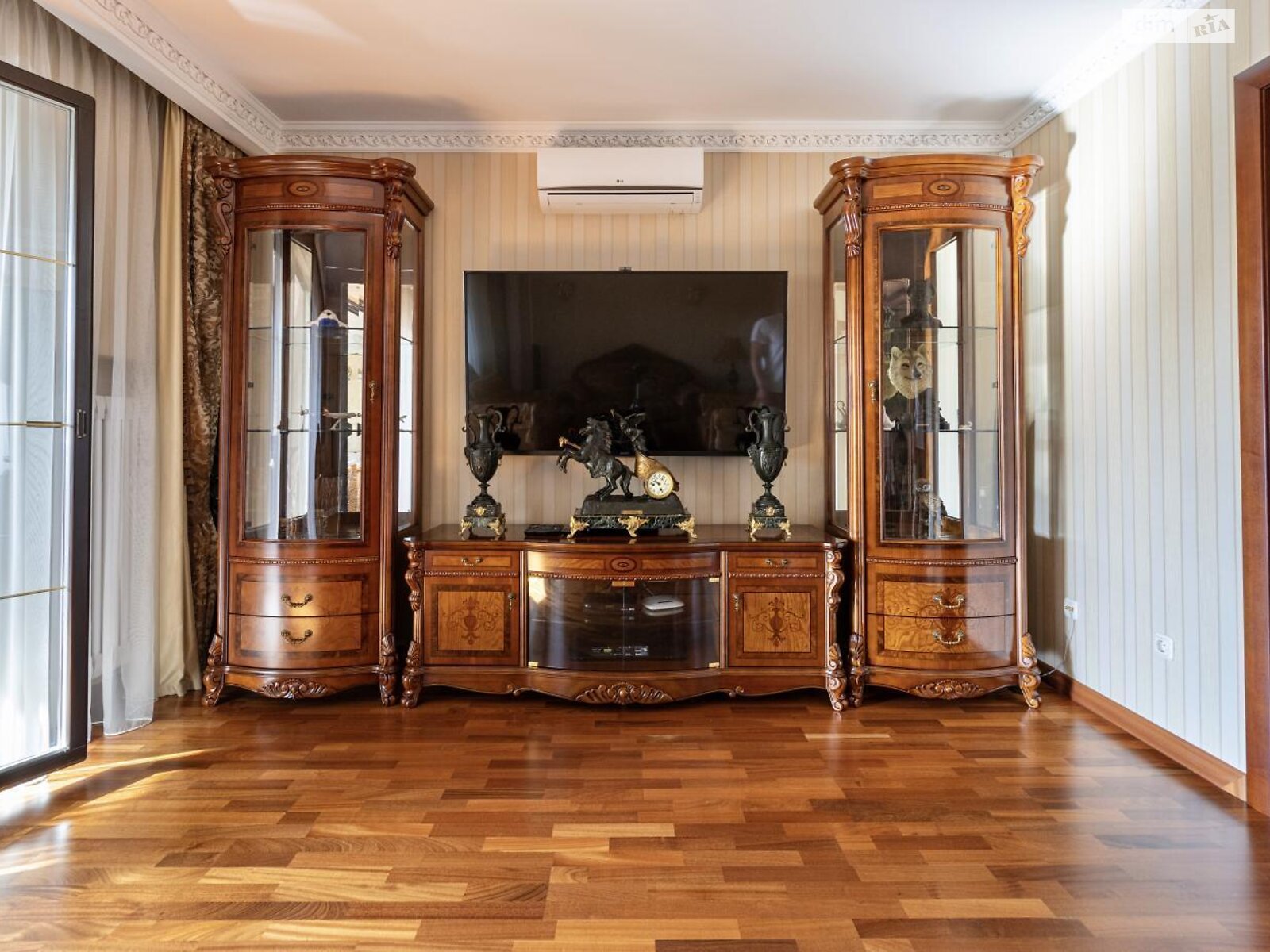 триповерховий таунхаус, 310 кв. м, цегла. Продаж в Львові, район Личаків фото 1 триповерховий таунхаус, 310 кв. м, цегла. Продаж в Львові, район Личаків фото 1