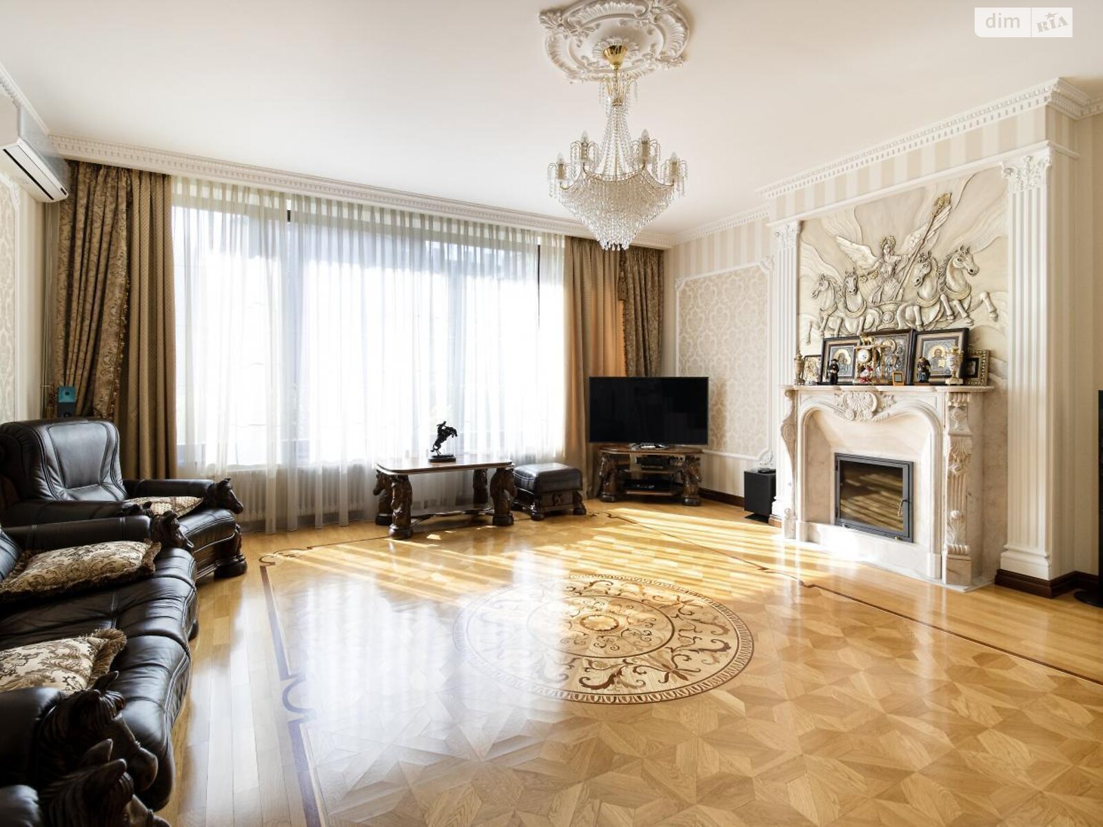 триповерховий таунхаус, 310 кв. м, цегла. Продаж в Львові, район Личаків фото 1 триповерховий таунхаус, 310 кв. м, цегла. Продаж в Львові, район Личаків фото 1