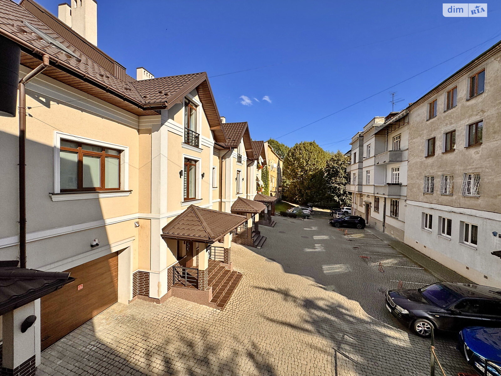 двухэтажный таунхаус, 265.1 кв. м, кирпич. Продажа в Львове район Лычаковский фото 1 двухэтажный таунхаус, 265.1 кв. м, кирпич. Продажа в Львове район Лычаковский фото 1