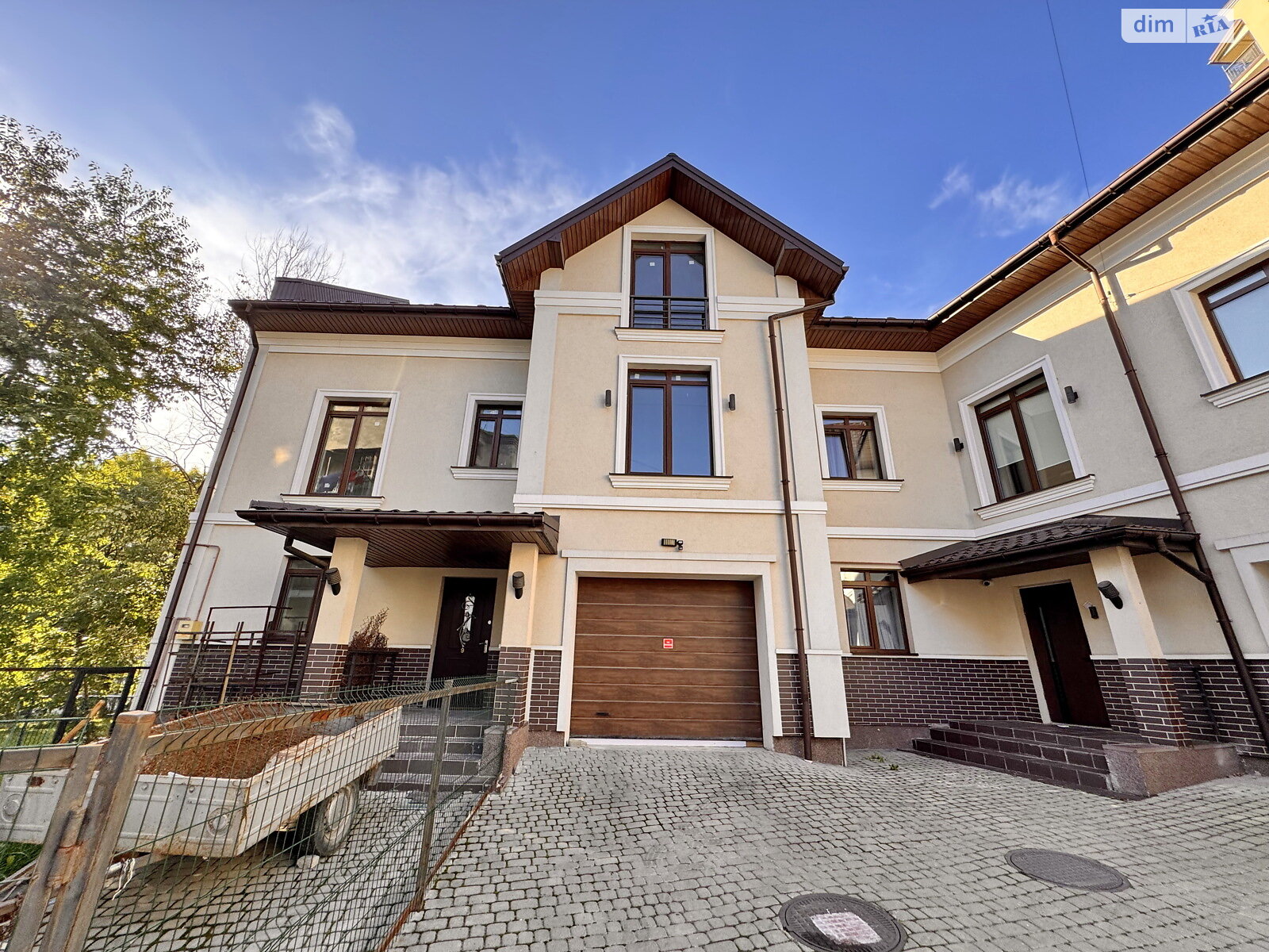 двухэтажный таунхаус, 265.1 кв. м, кирпич. Продажа в Львове район Лычаковский фото 1 двухэтажный таунхаус, 265.1 кв. м, кирпич. Продажа в Львове район Лычаковский фото 1