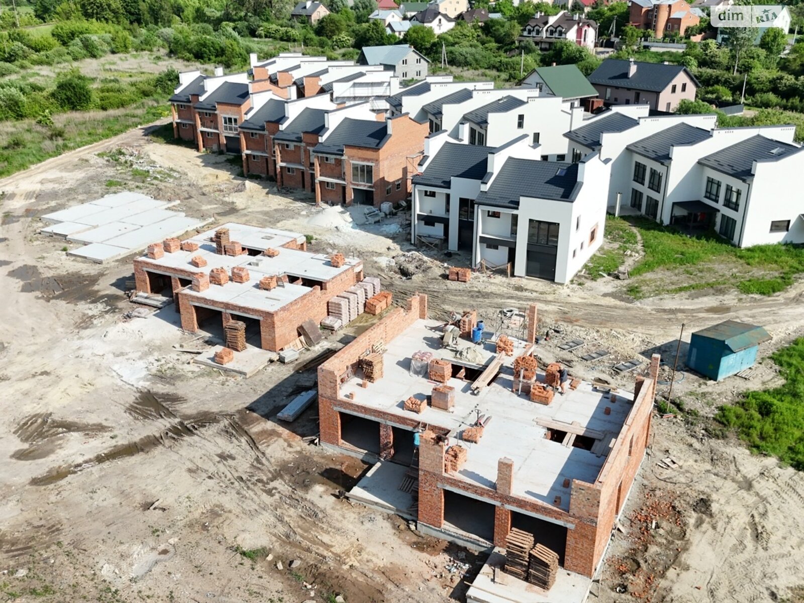 трехэтажный таунхаус, 204 кв. м, кирпич. Продажа в Малехове фото 1 трехэтажный таунхаус, 204 кв. м, кирпич. Продажа в Малехове фото 1