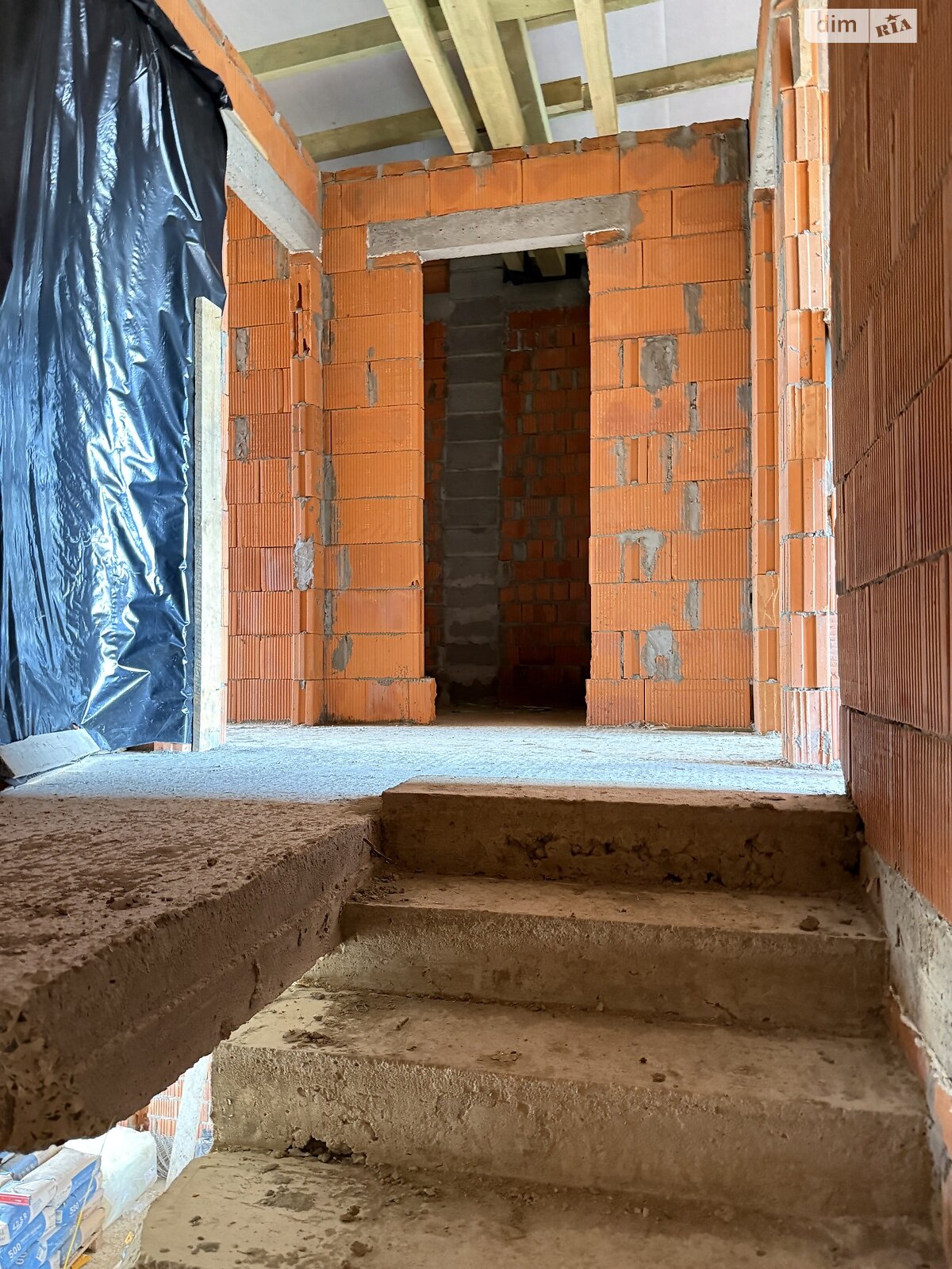 двоповерховий таунхаус, 140 кв. м, цегла. Продаж у Минаї фото 1