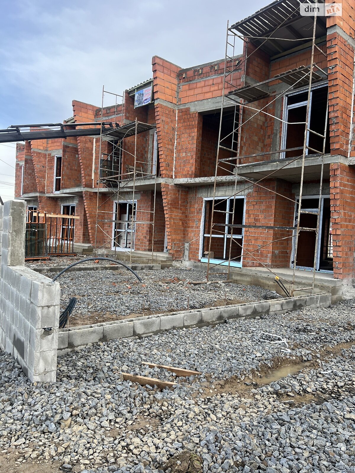 двоповерховий таунхаус, 145 кв. м, цегла. Продаж у Минаї фото 1