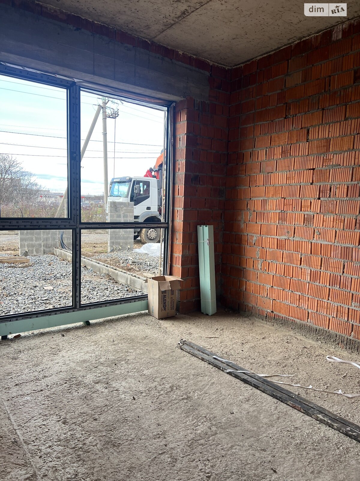 двоповерховий таунхаус, 145 кв. м, цегла. Продаж у Минаї фото 1