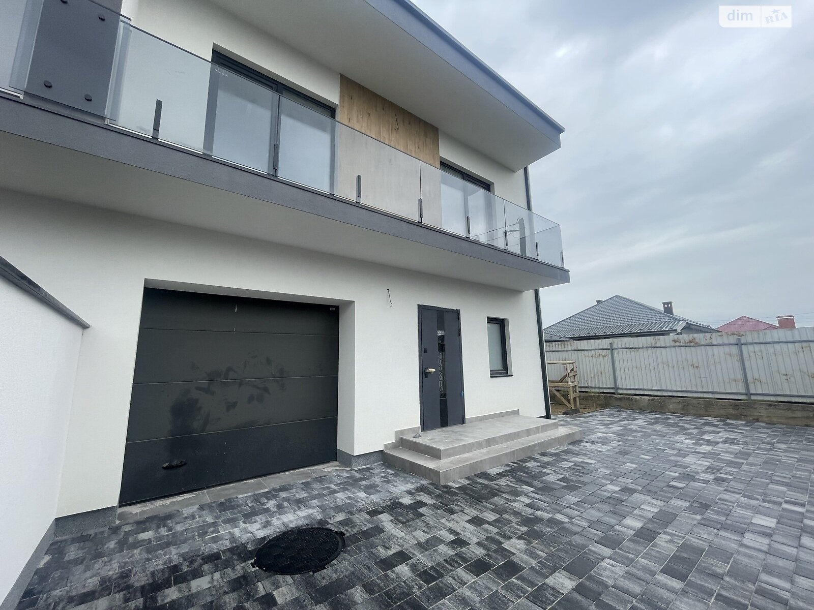 двоповерховий таунхаус, 135 кв. м, цегла. Продаж у Минаї фото 1