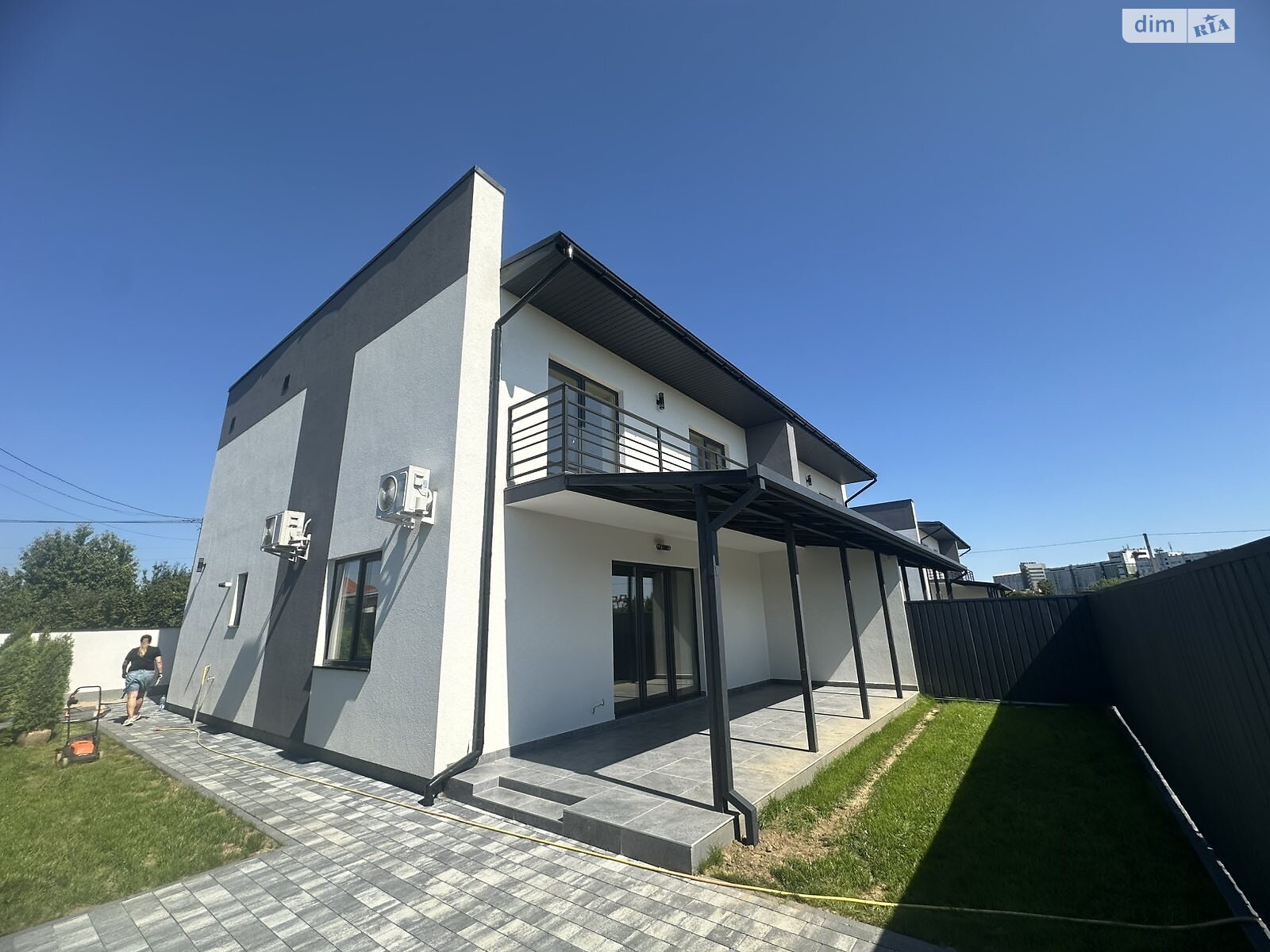 двоповерховий таунхаус, 135 кв. м, цегла. Продаж у Минаї фото 1