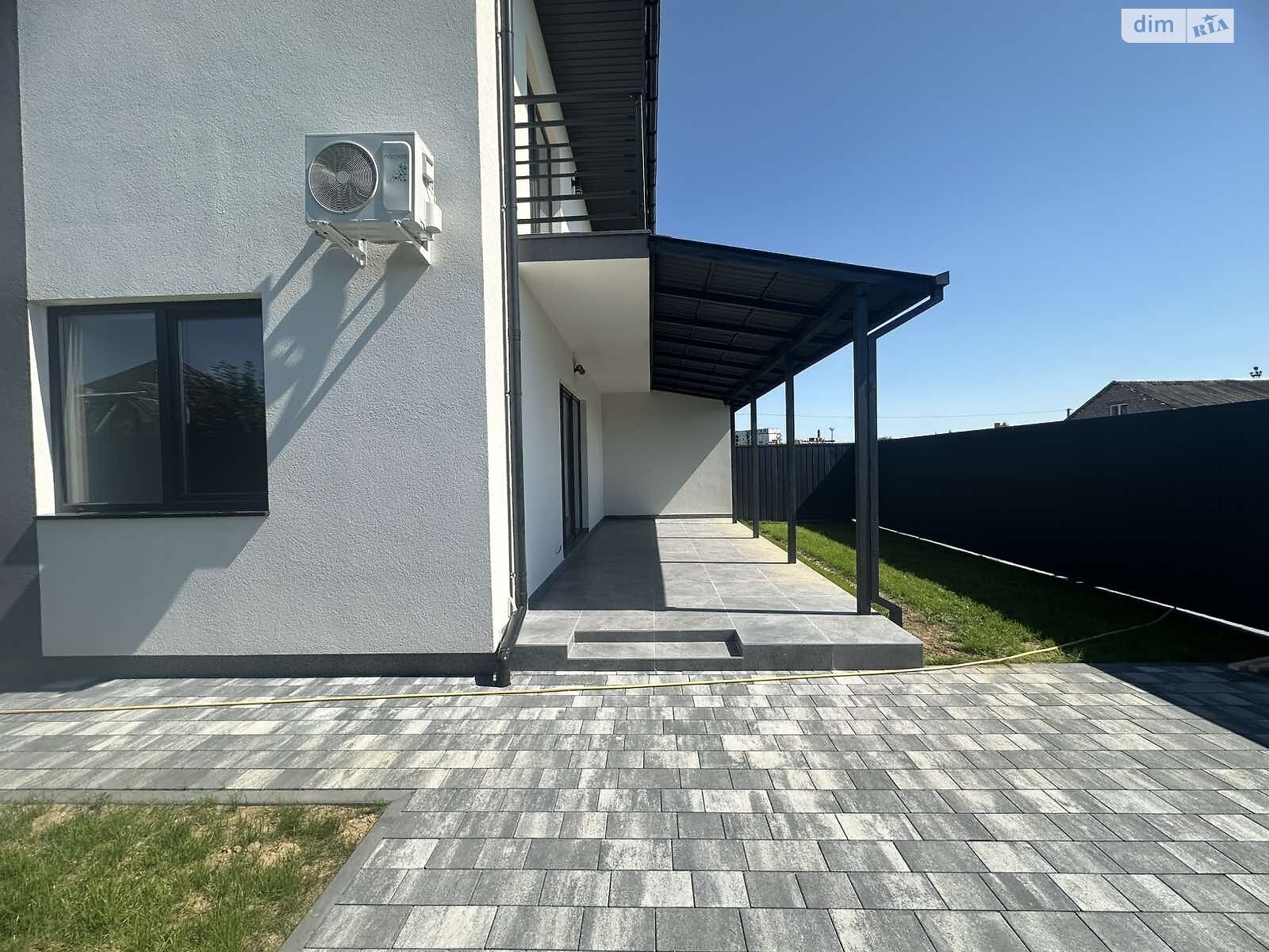 двоповерховий таунхаус, 135 кв. м, цегла. Продаж у Минаї фото 1