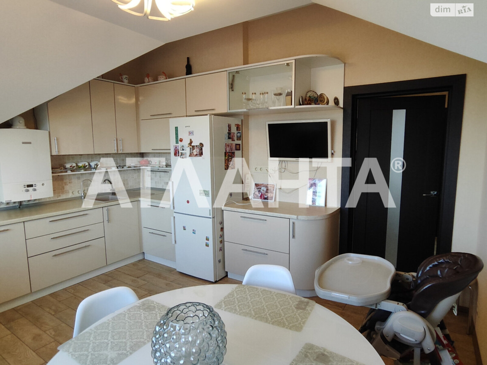 трехэтажный таунхаус, 104 кв. м, пенобетон. Продажа в Молодежном фото 2 трехэтажный таунхаус, 104 кв. м, пенобетон. Продажа в Молодежном фото 2