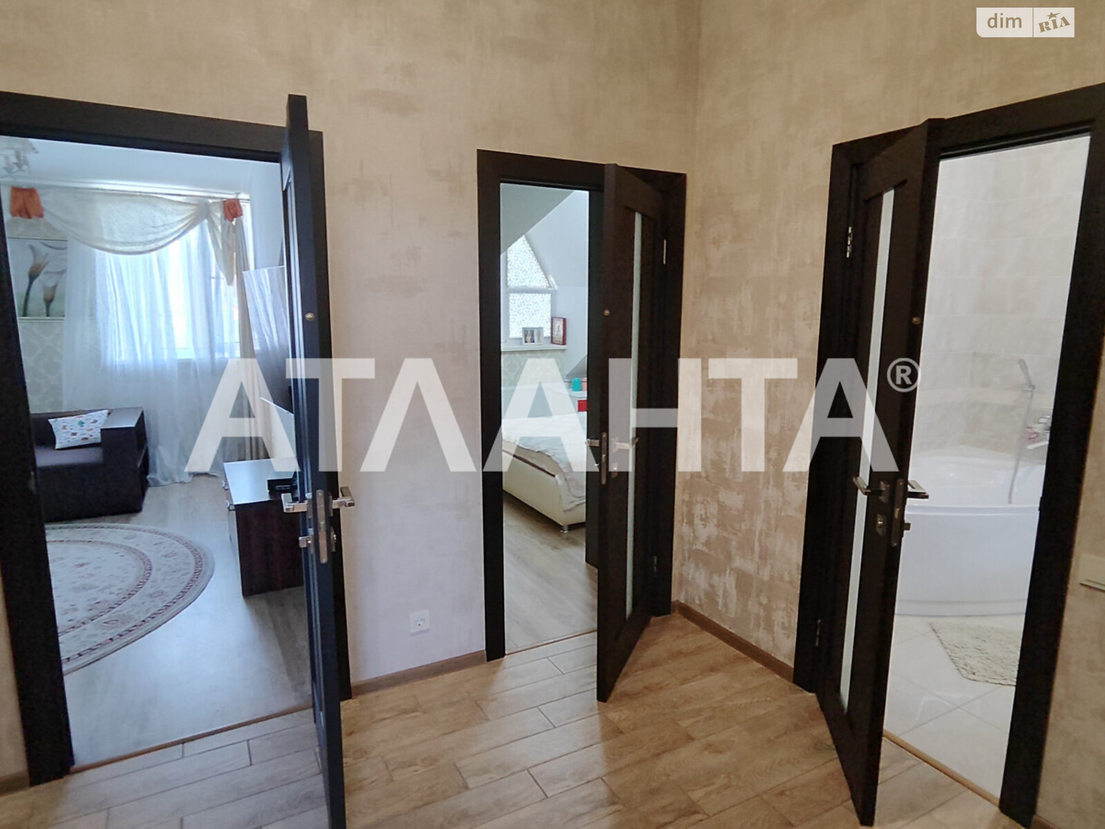 трехэтажный таунхаус, 104 кв. м, пенобетон. Продажа в Молодежном фото 2 трехэтажный таунхаус, 104 кв. м, пенобетон. Продажа в Молодежном фото 2