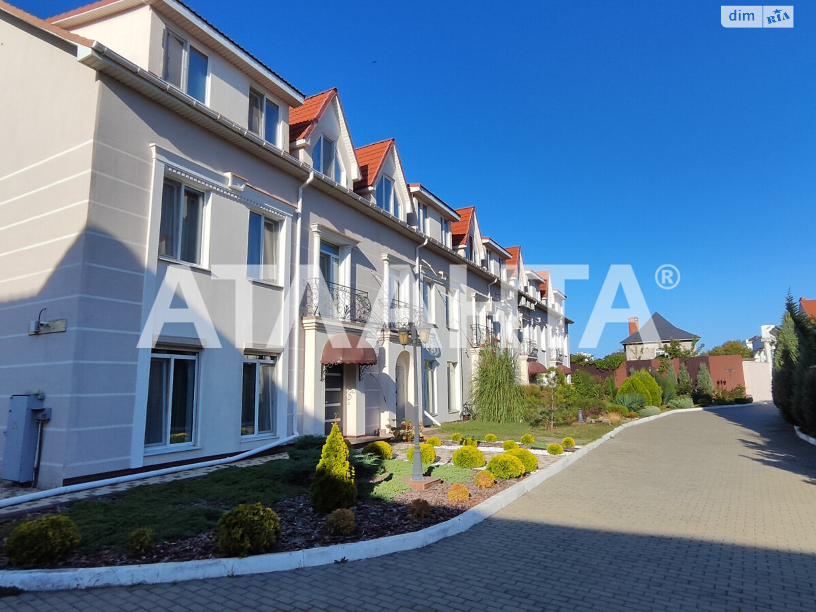 трехэтажный таунхаус, 104 кв. м, пенобетон. Продажа в Молодежном фото 2 трехэтажный таунхаус, 104 кв. м, пенобетон. Продажа в Молодежном фото 2