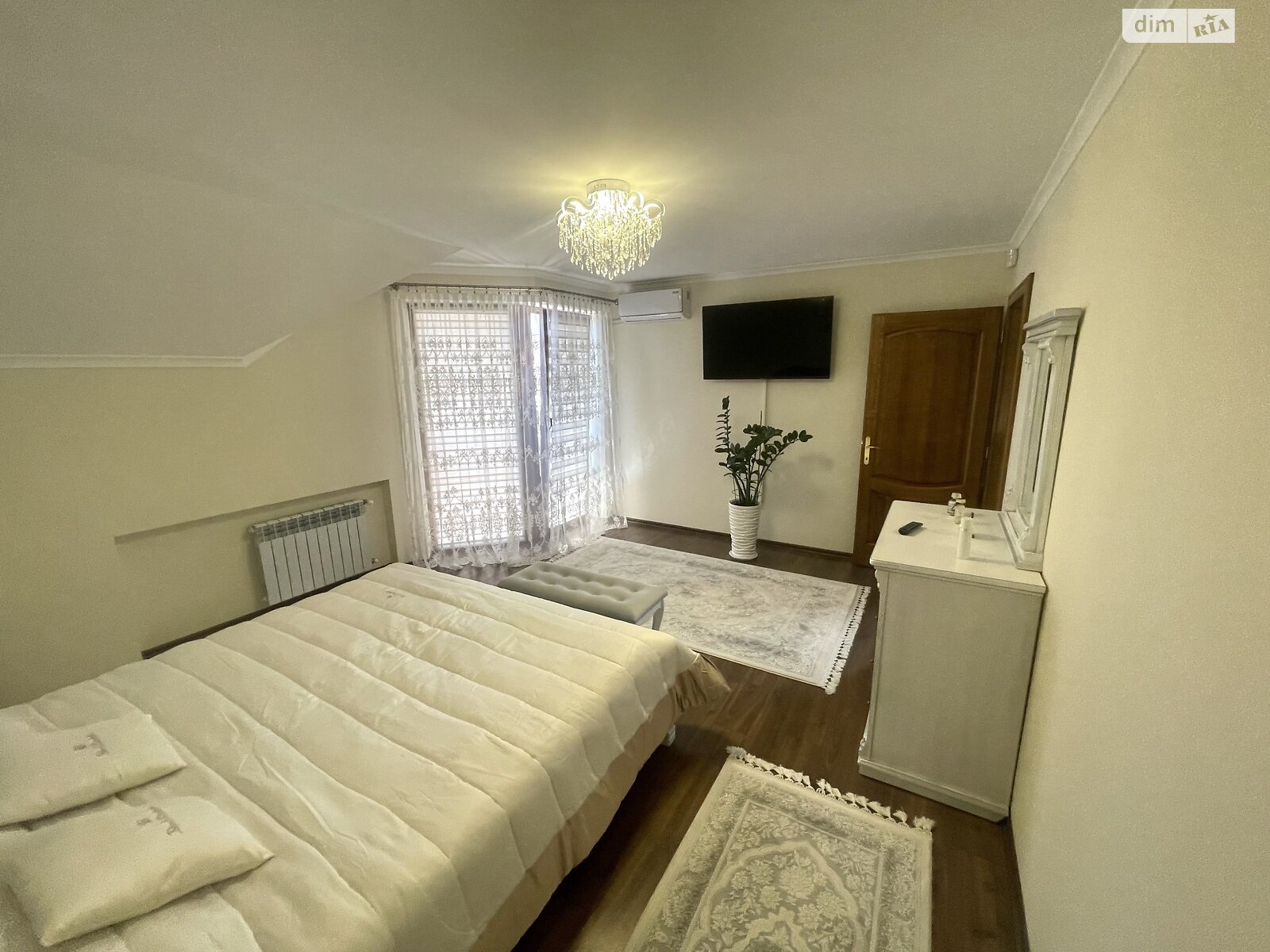 двоповерховий таунхаус, 145 кв. м, цегла. Продаж в Мукачеві, район Центр фото 1 двоповерховий таунхаус, 145 кв. м, цегла. Продаж в Мукачеві, район Центр фото 1
