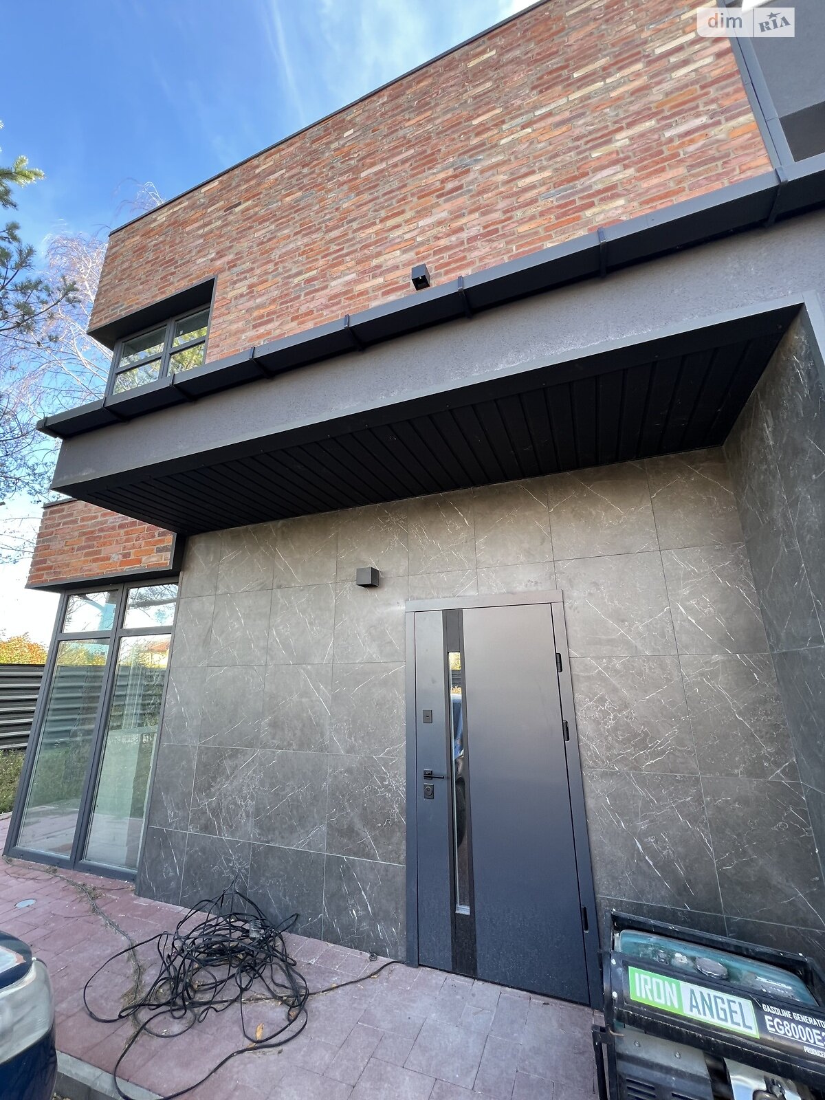 двухэтажный таунхаус, 93.4 кв. м, кирпич. Продажа в Новых Петровцах фото 1