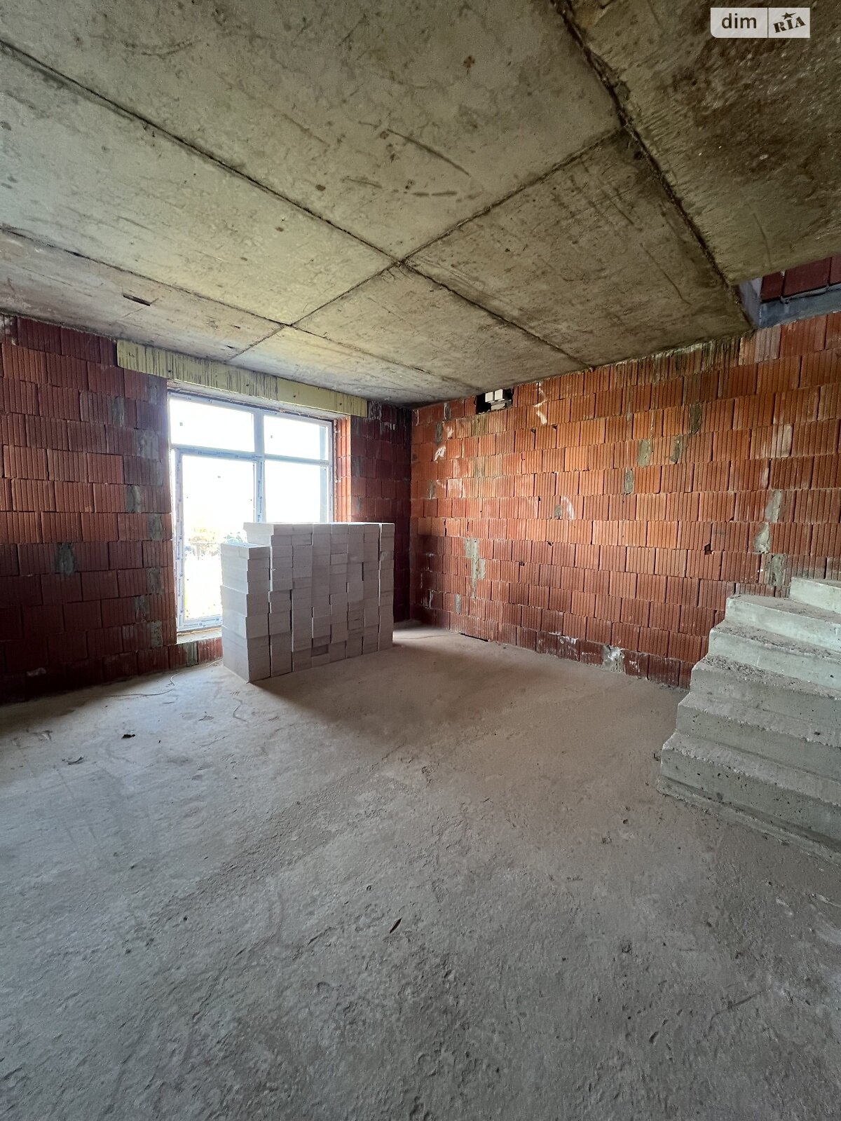 двухэтажный таунхаус, 93.4 кв. м, кирпич. Продажа в Новых Петровцах фото 1