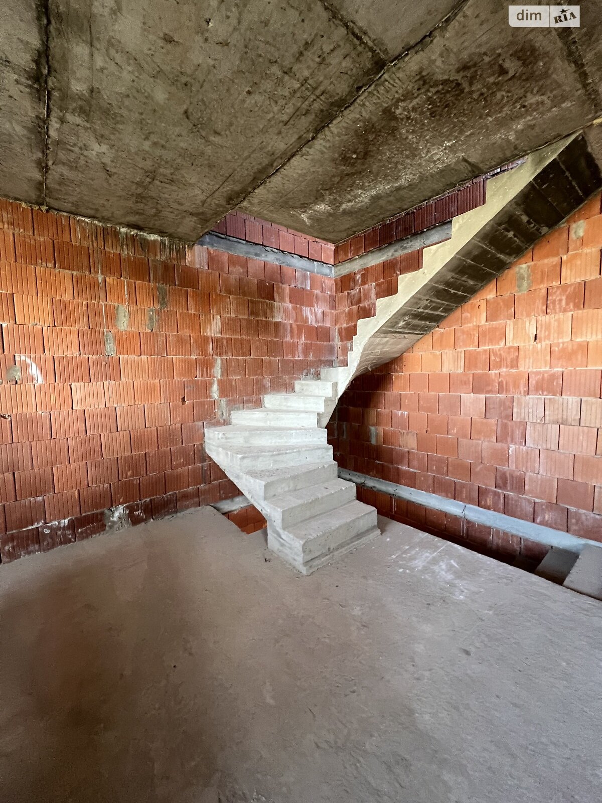 двухэтажный таунхаус, 93.4 кв. м, кирпич. Продажа в Новых Петровцах фото 1