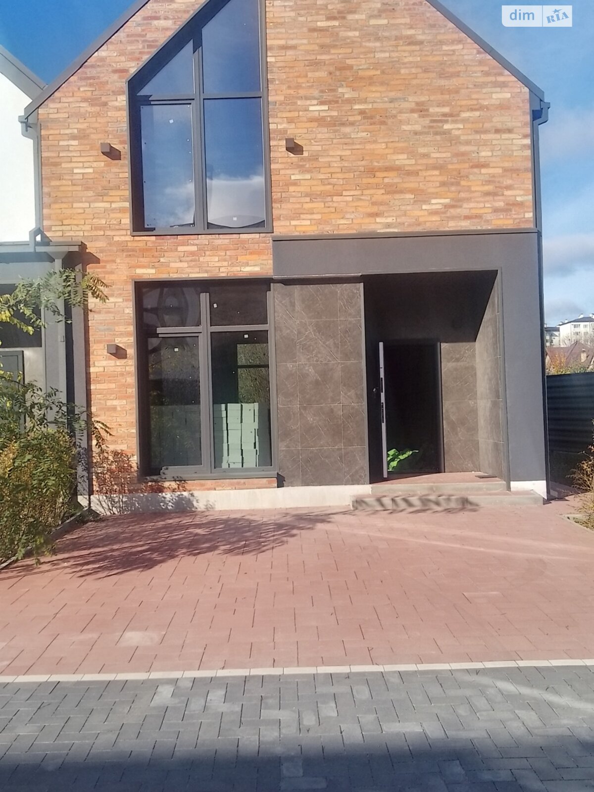 двухэтажный таунхаус, 103 кв. м, газобетон. Продажа в Новых Петровцах фото 1