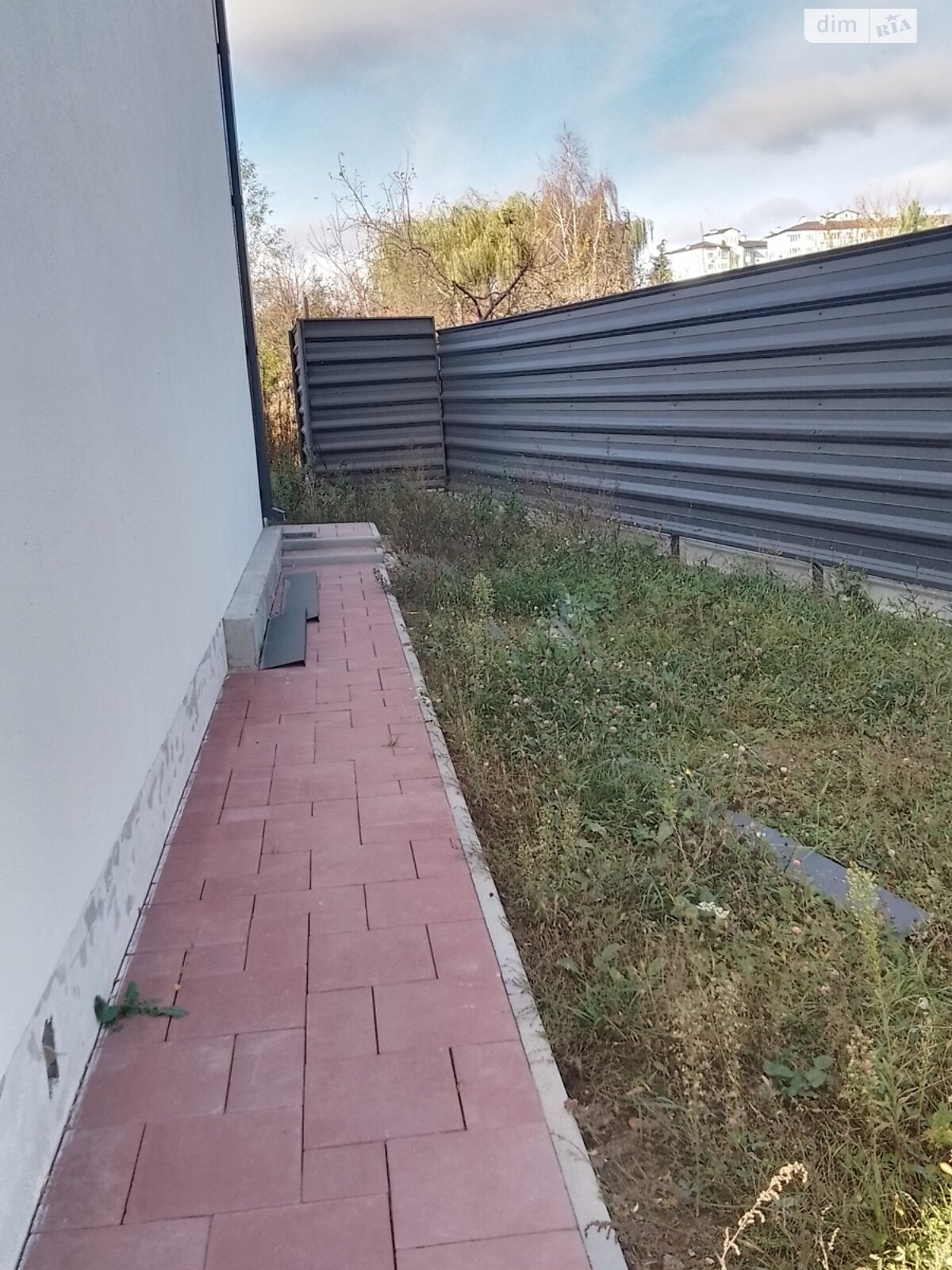 двухэтажный таунхаус, 103 кв. м, газобетон. Продажа в Новых Петровцах фото 1