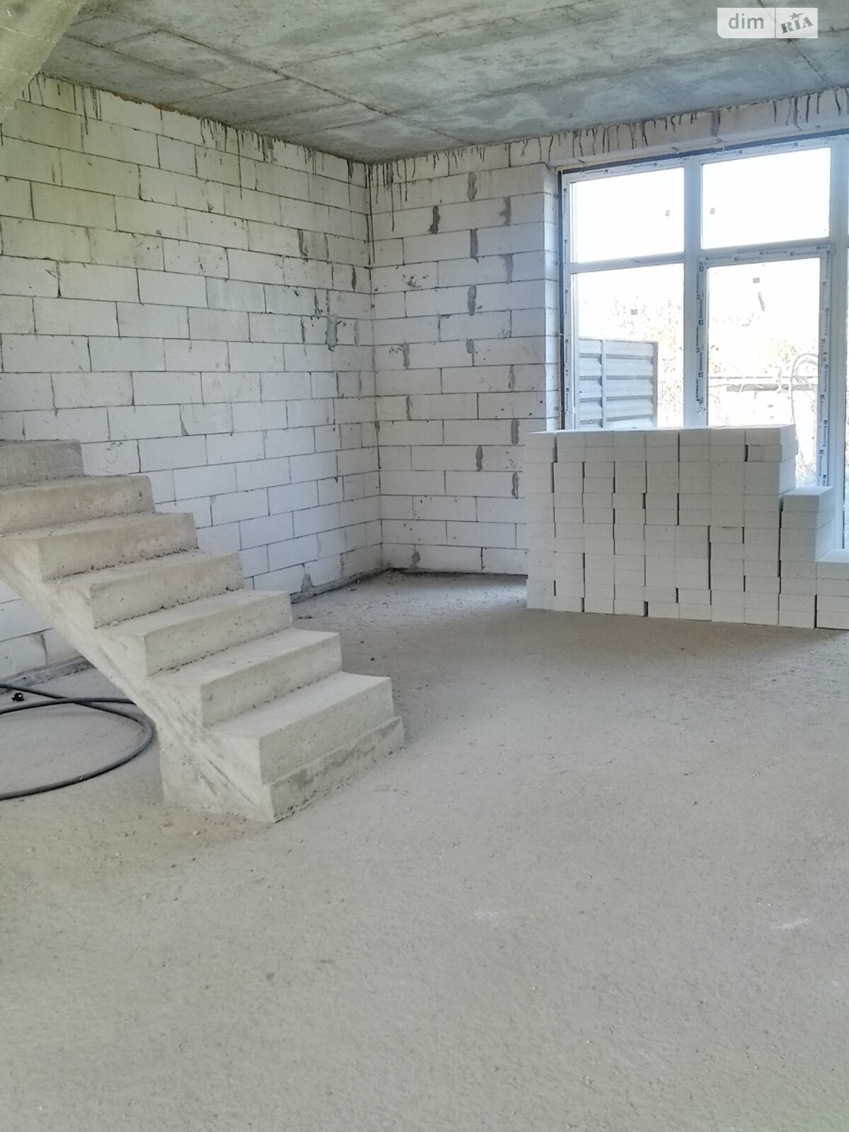 двухэтажный таунхаус, 103 кв. м, газобетон. Продажа в Новых Петровцах фото 1