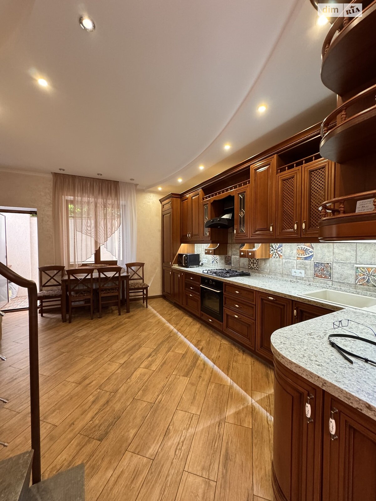 трехэтажный таунхаус, 108 кв. м, кирпич. Продажа в Одессе район Большой Фонтан фото 1 трехэтажный таунхаус, 108 кв. м, кирпич. Продажа в Одессе район Большой Фонтан фото 1