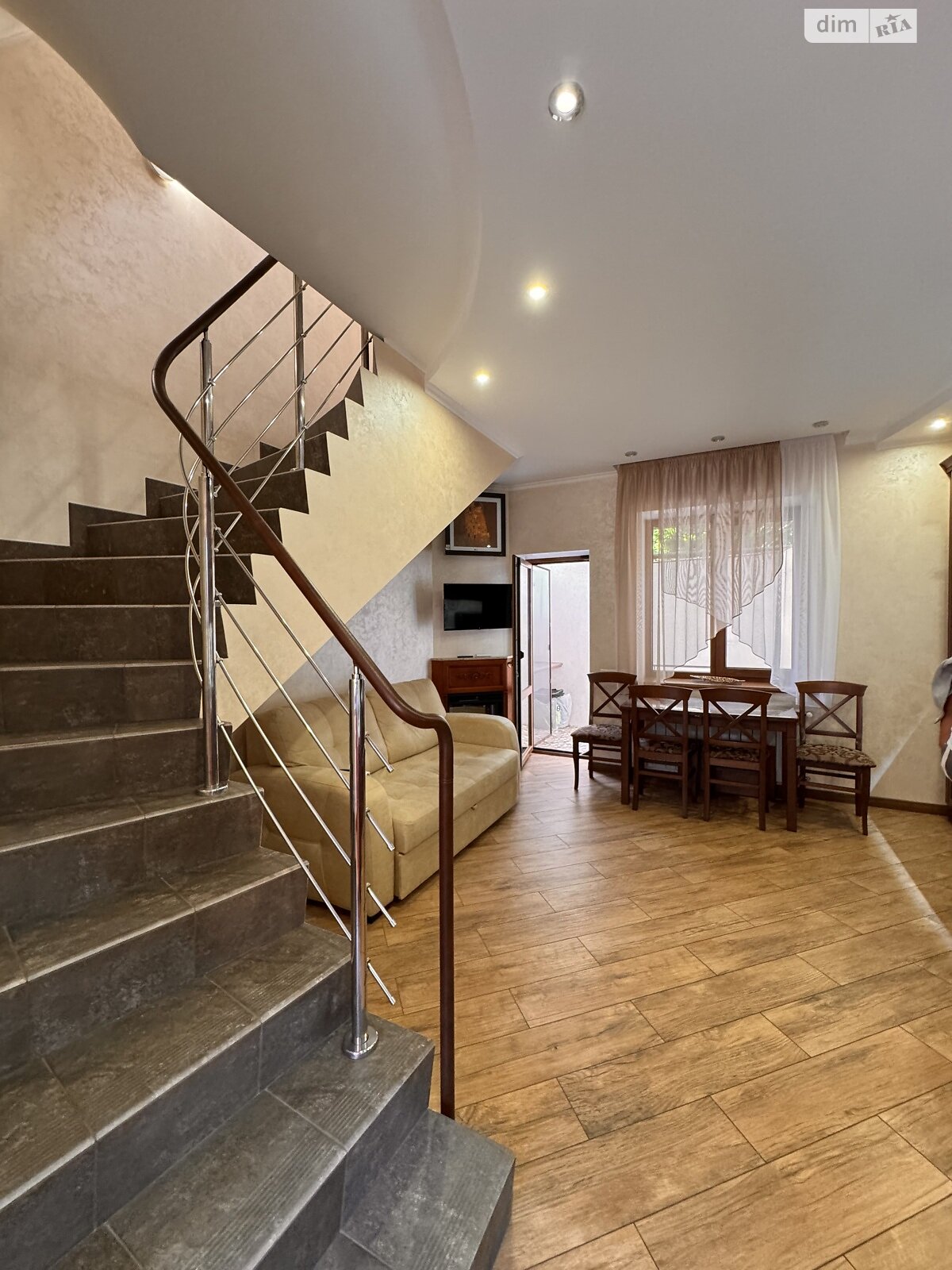 трехэтажный таунхаус, 108 кв. м, кирпич. Продажа в Одессе район Большой Фонтан фото 1 трехэтажный таунхаус, 108 кв. м, кирпич. Продажа в Одессе район Большой Фонтан фото 1