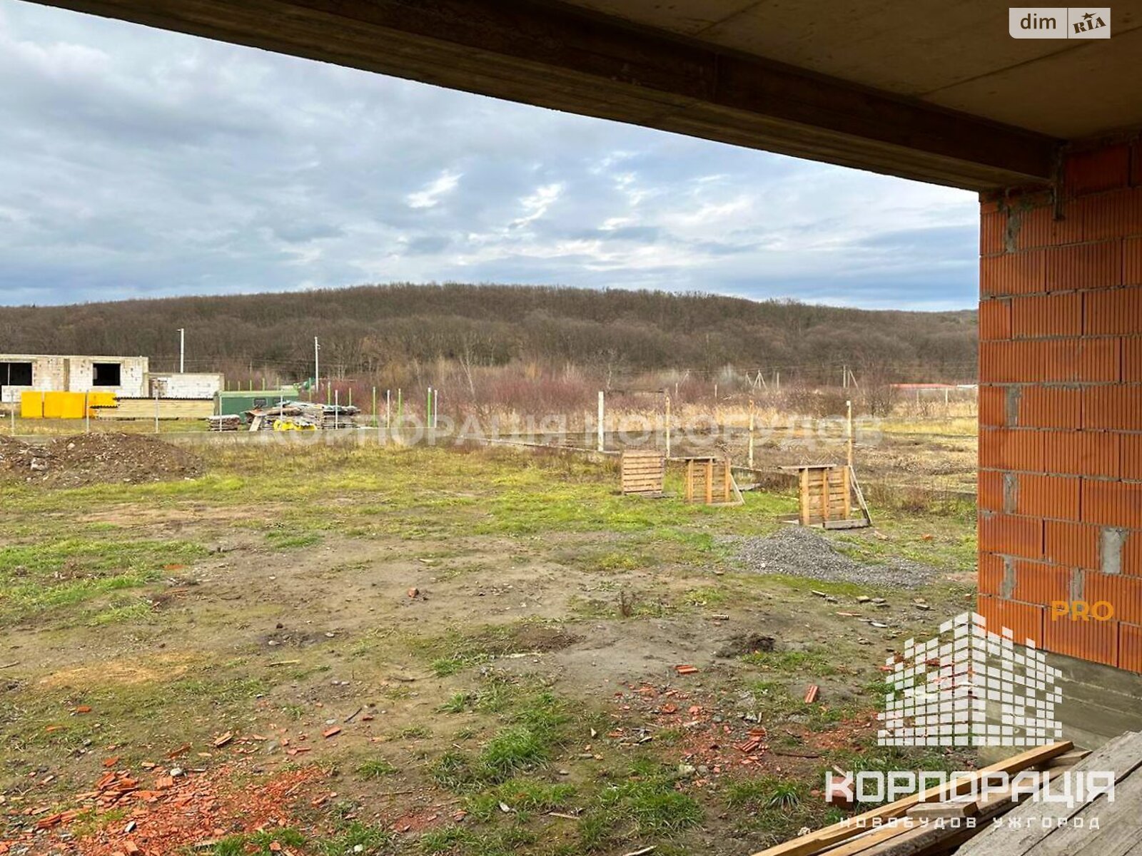 двухэтажный таунхаус, 140 кв. м, кирпич. Продажа в Оноковцы фото 1 двухэтажный таунхаус, 140 кв. м, кирпич. Продажа в Оноковцы фото 1
