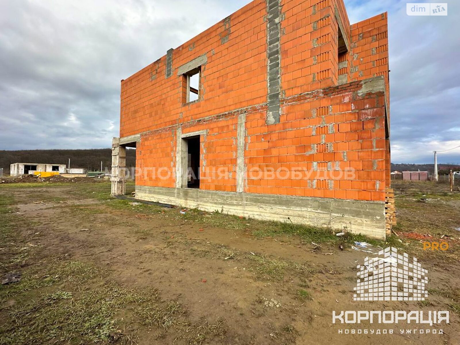 двухэтажный таунхаус, 140 кв. м, кирпич. Продажа в Оноковцы фото 1 двухэтажный таунхаус, 140 кв. м, кирпич. Продажа в Оноковцы фото 1
