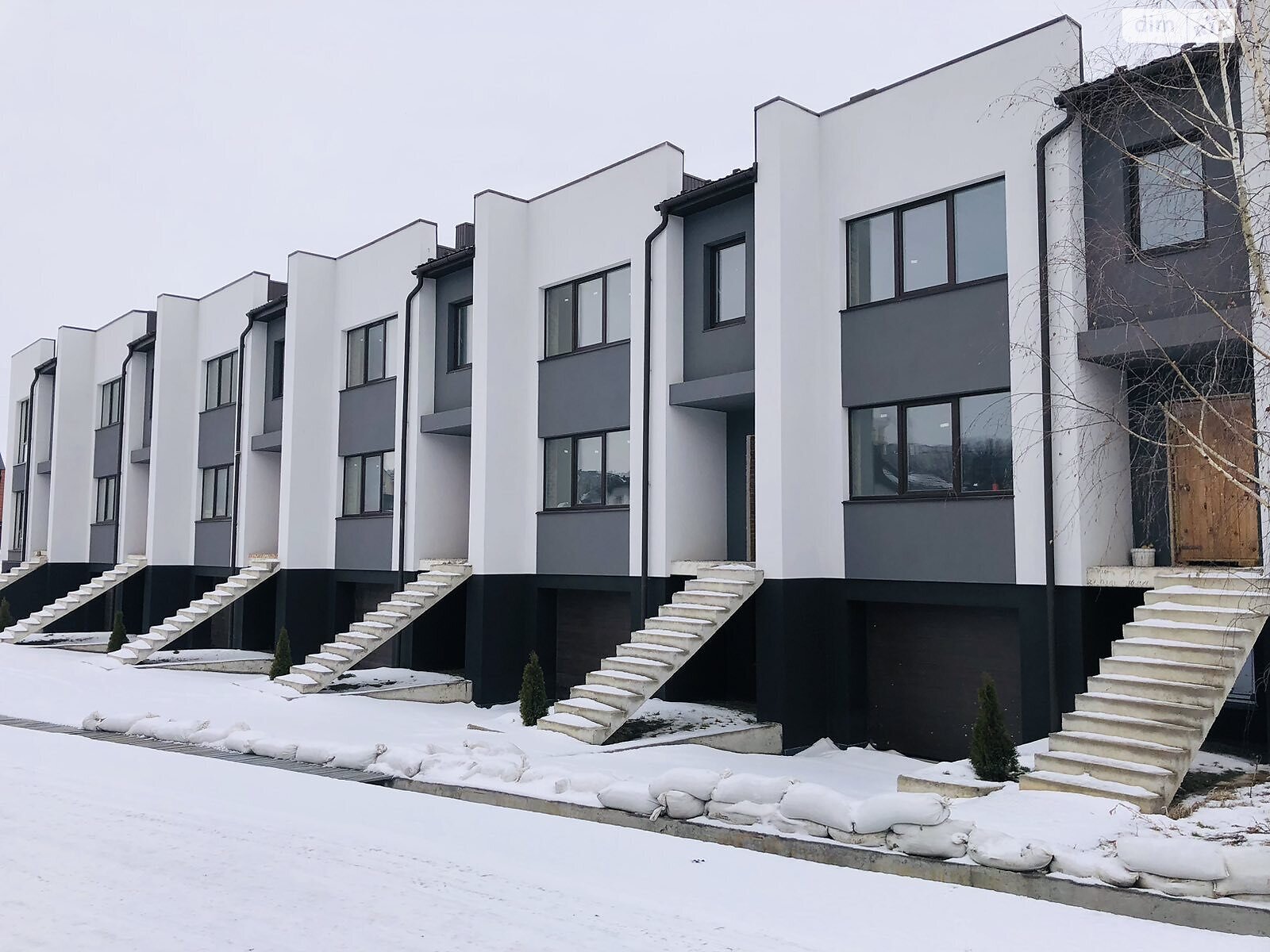 триповерховий таунхаус, 180 кв. м, цегла. Продаж у Петрикові фото 1 триповерховий таунхаус, 180 кв. м, цегла. Продаж у Петрикові фото 1