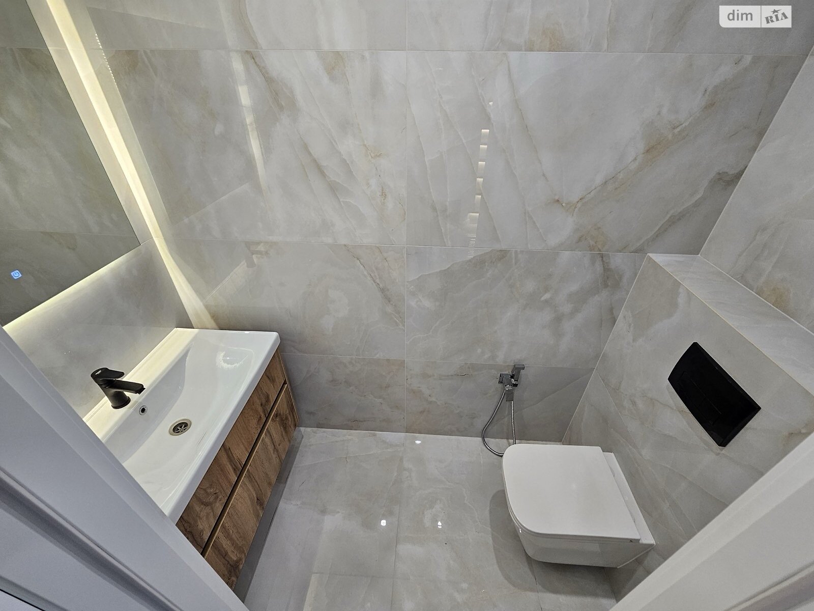 двухэтажный таунхаус, 120 кв. м, кирпич. Продажа в Петрикове фото 1