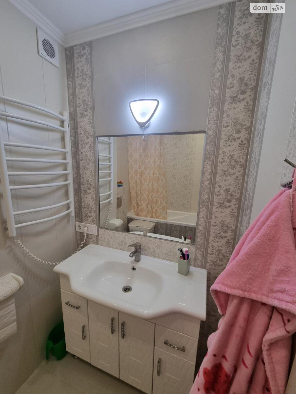 трехэтажный таунхаус, 115 кв. м, кирпич. Продажа в Святопетровское фото 1 трехэтажный таунхаус, 115 кв. м, кирпич. Продажа в Святопетровское фото 1