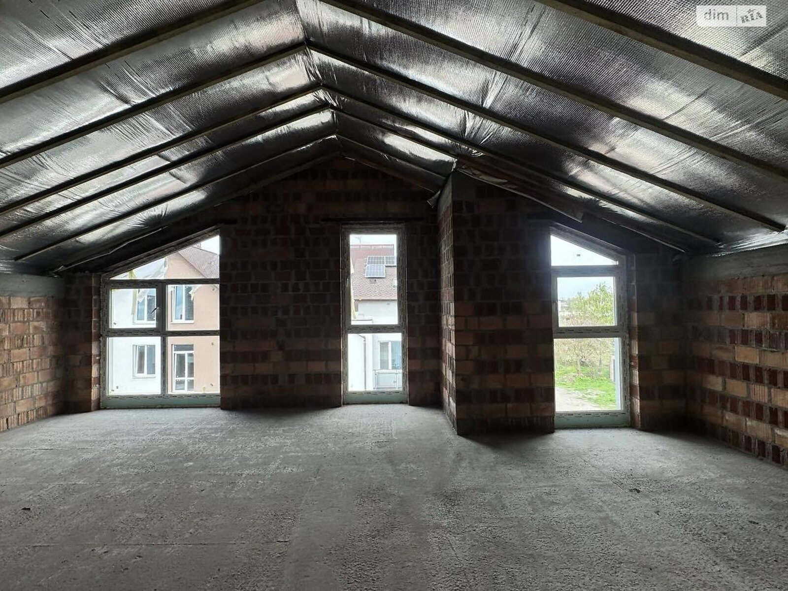 трехэтажный таунхаус, 105 кв. м, керамический кирпич. Продажа в Погребах фото 1 трехэтажный таунхаус, 105 кв. м, керамический кирпич. Продажа в Погребах фото 1