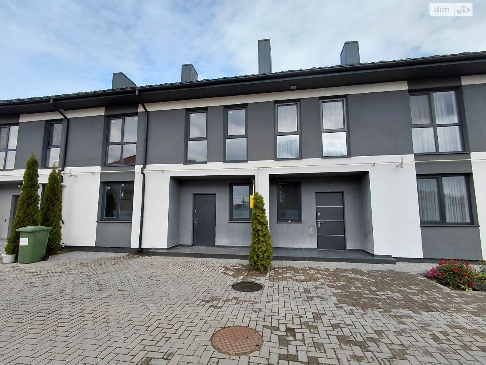 двоповерховий таунхаус, 116 кв. м, кирпич. Продаж у Рованцях фото 1 двоповерховий таунхаус, 116 кв. м, кирпич. Продаж у Рованцях фото 1