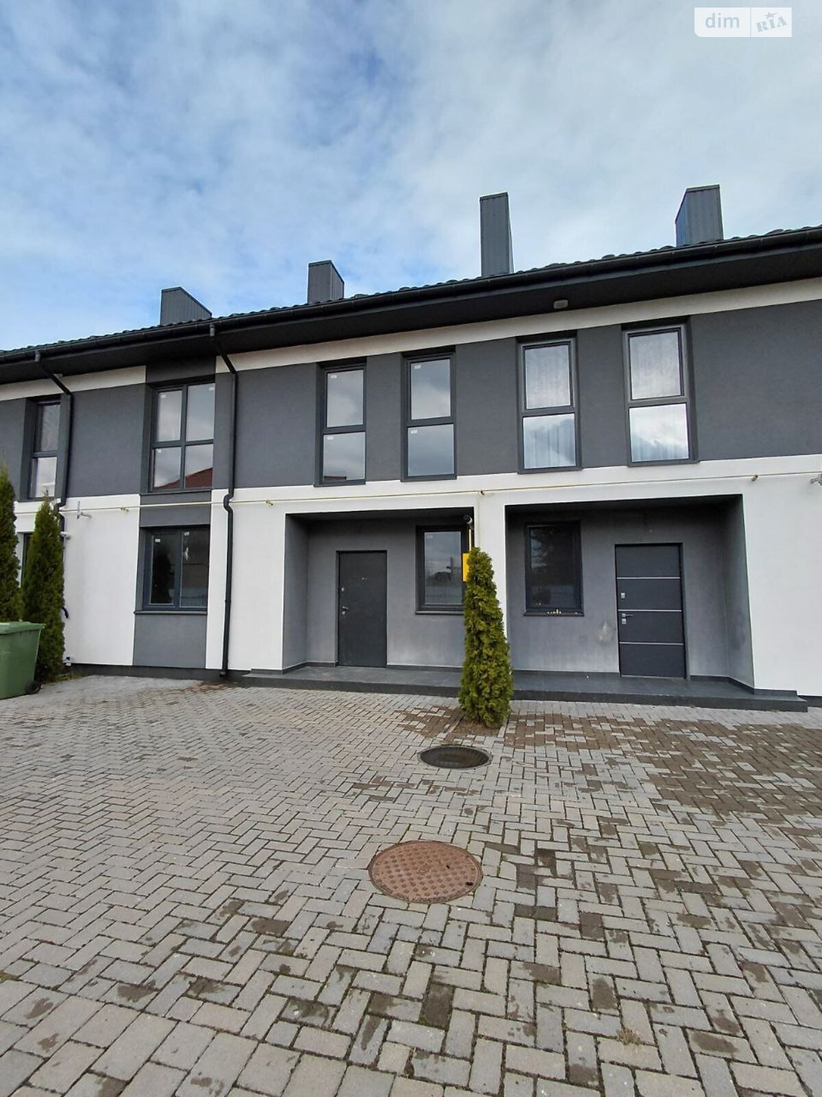 двоповерховий таунхаус, 116 кв. м, кирпич. Продаж у Рованцях фото 1 двоповерховий таунхаус, 116 кв. м, кирпич. Продаж у Рованцях фото 1