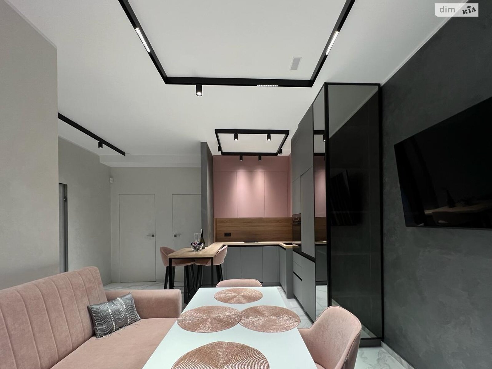 одноповерховий таунхаус, 68 кв. м, цегла. Продаж в Рівному, район 12-школа фото 1